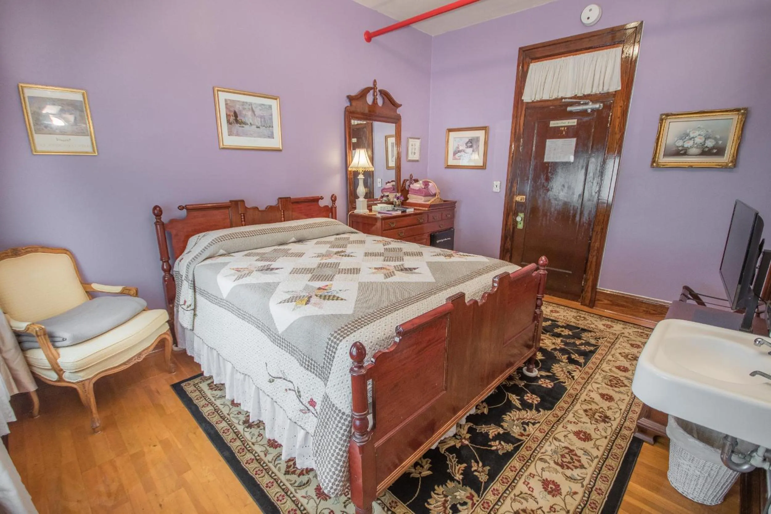 Bed in The Edgewater Hotel