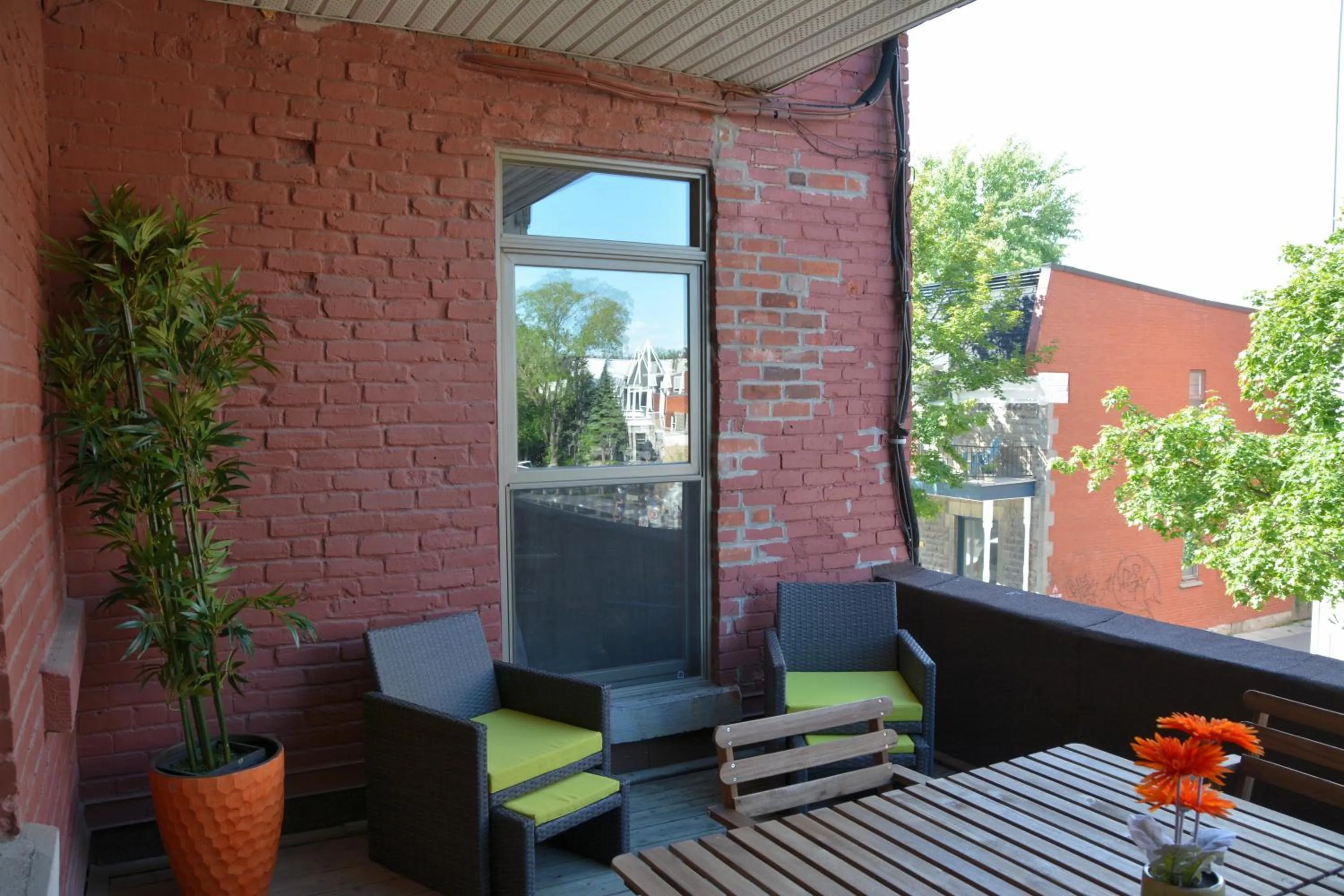 Balcony/Terrace in Le Metro Mont-Royal by HomeInMontreal