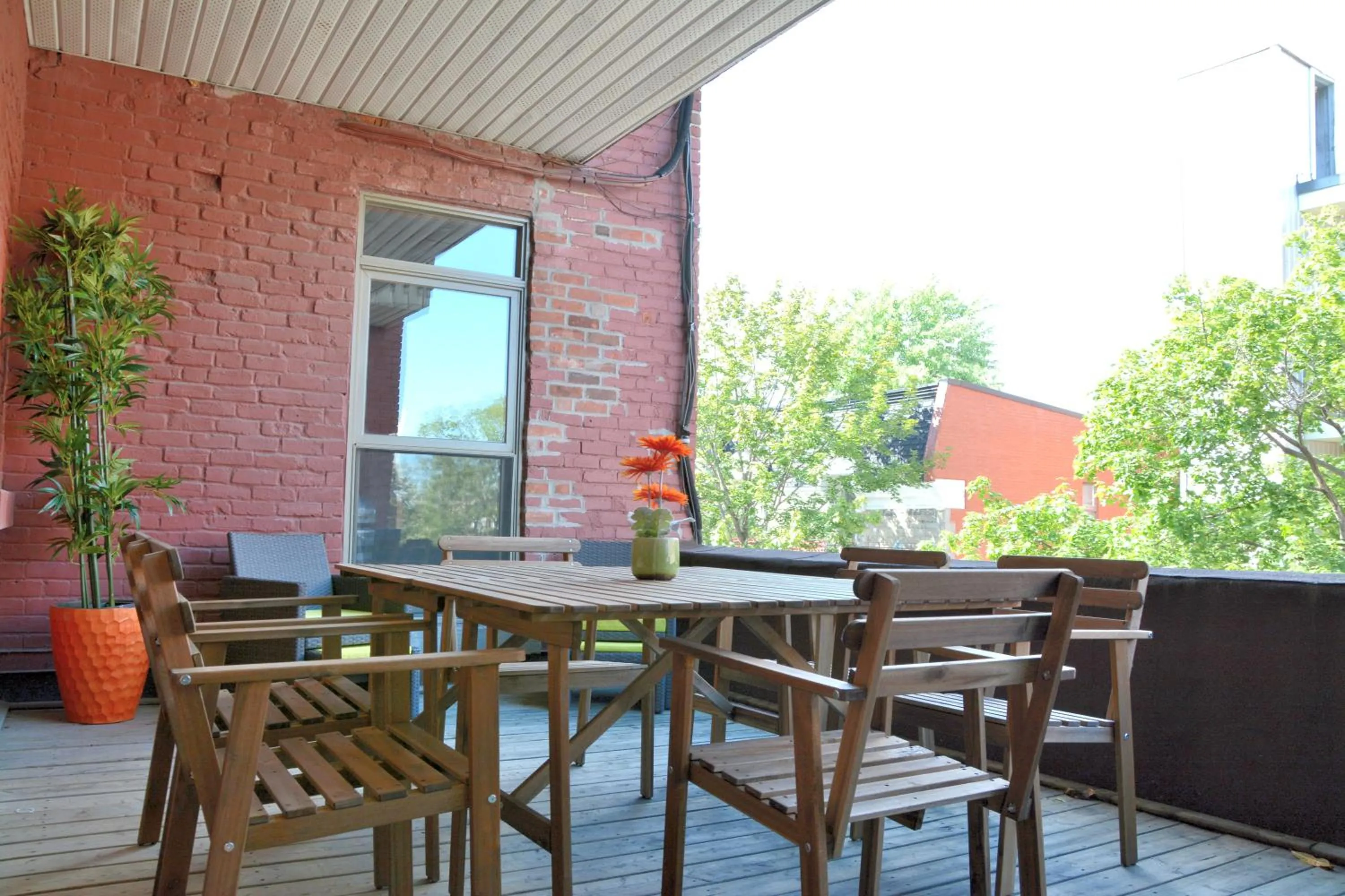 Balcony/Terrace in Le Metro Mont-Royal by HomeInMontreal
