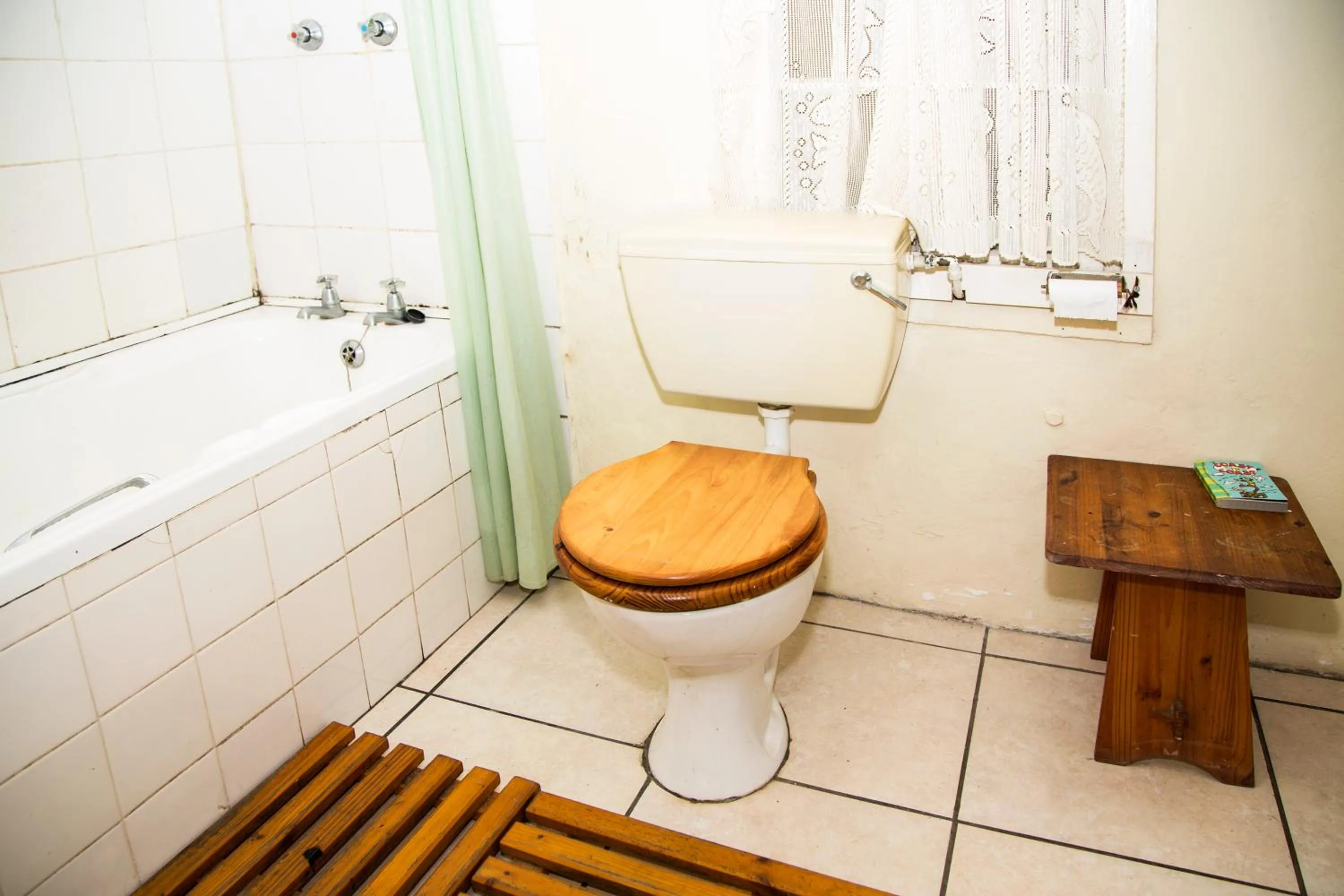 Bathroom in Jikeleza Lodge