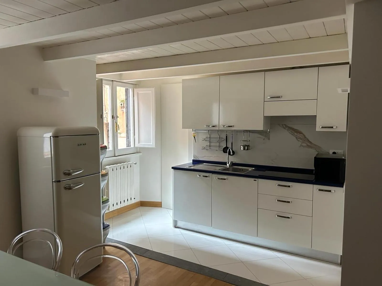 Kitchen or kitchenette in Assunta Domus