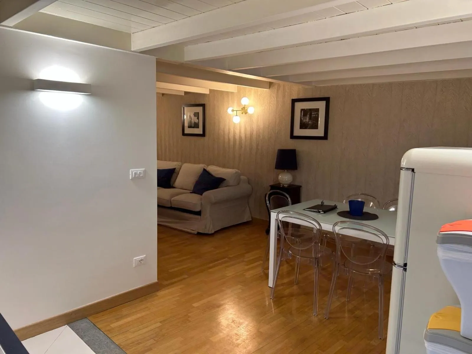 Seating area in Assunta Domus