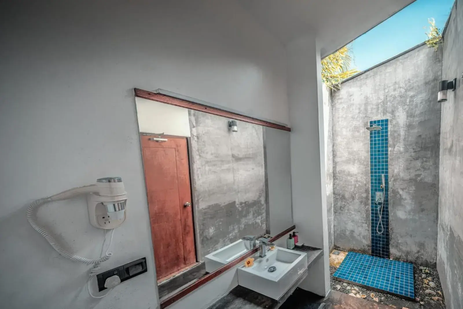 Deluxe Double or Twin Room - single occupancy in Madi Giri Guest House Deluxe Double or Twin Room - single occupancy in Madi Giri Guest House