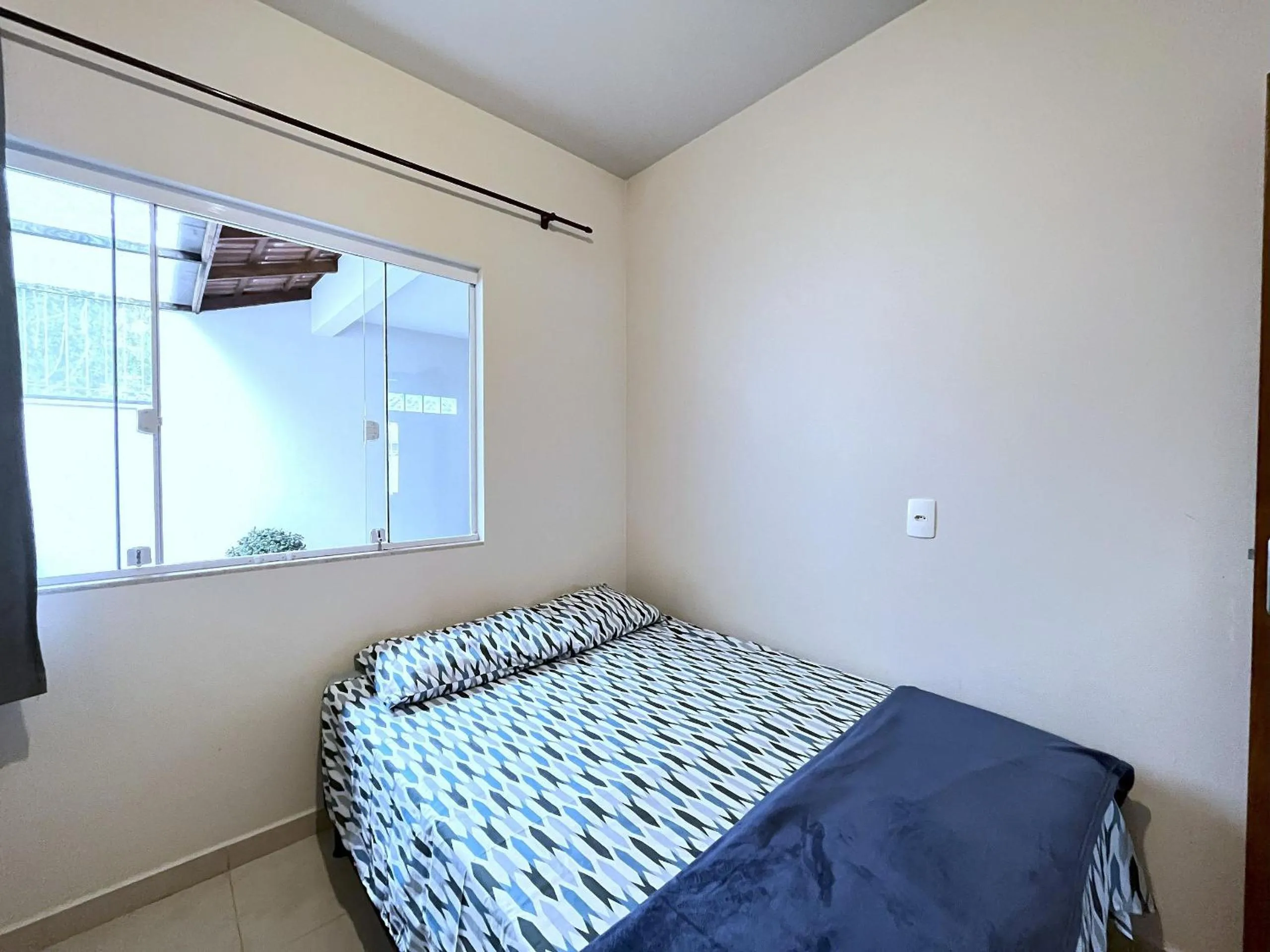 Bedroom in Apenas 700m do mar e 25min do Beto Carrero