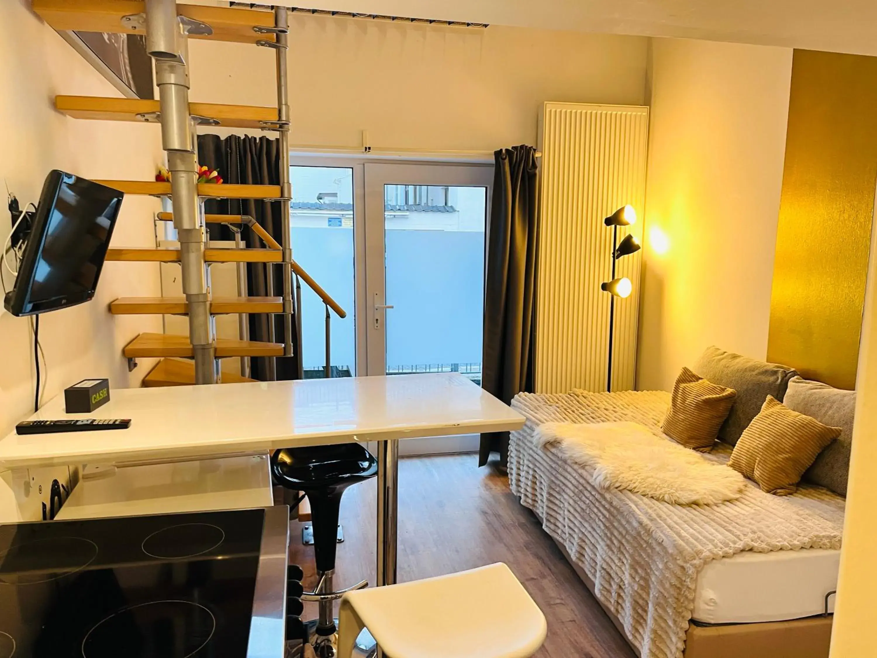 Duplex Apartment - single occupancy in Feldhouse Duplex Apartment - single occupancy in Feldhouse