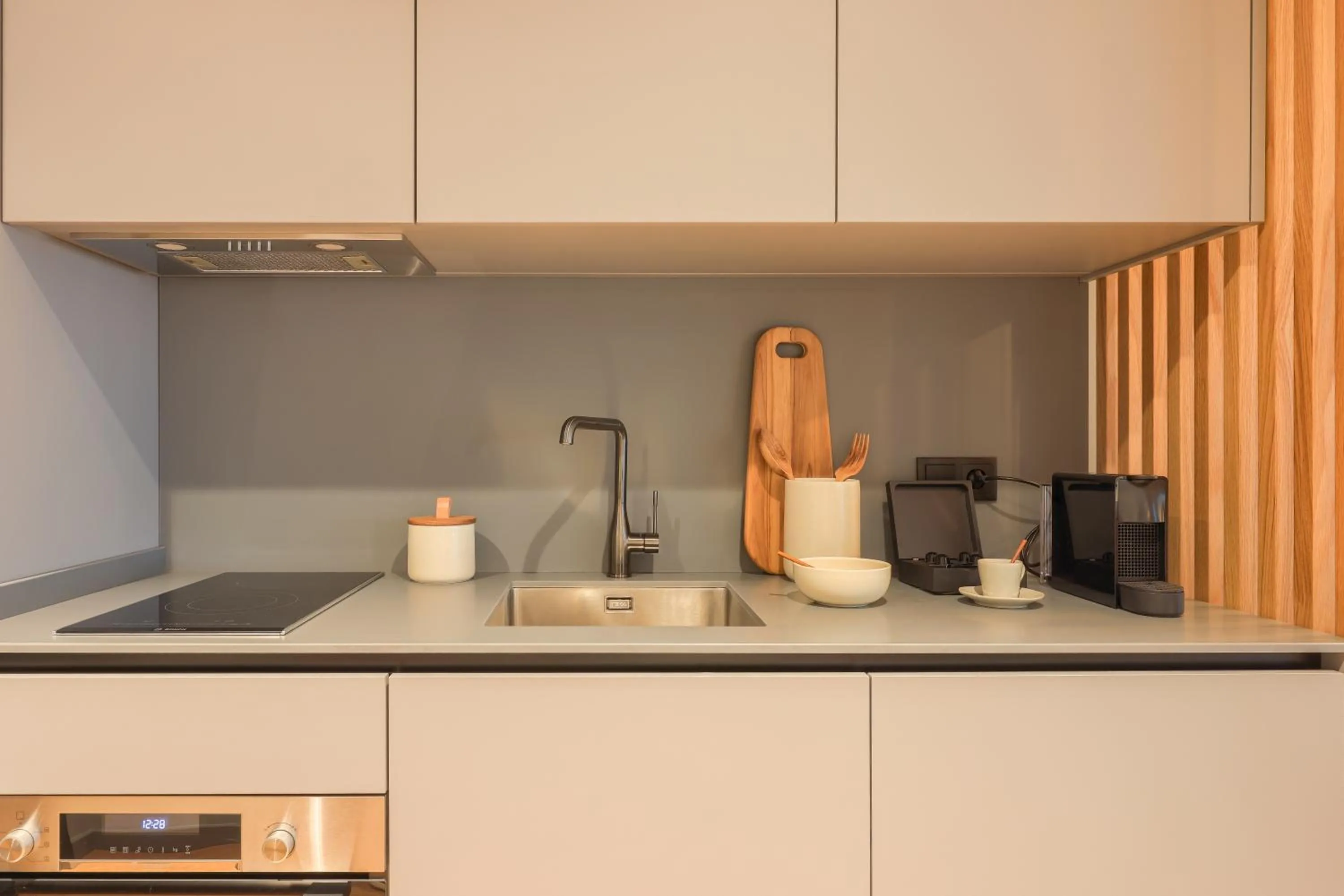 Kitchen or kitchenette in Nôma Living Icon Apartments