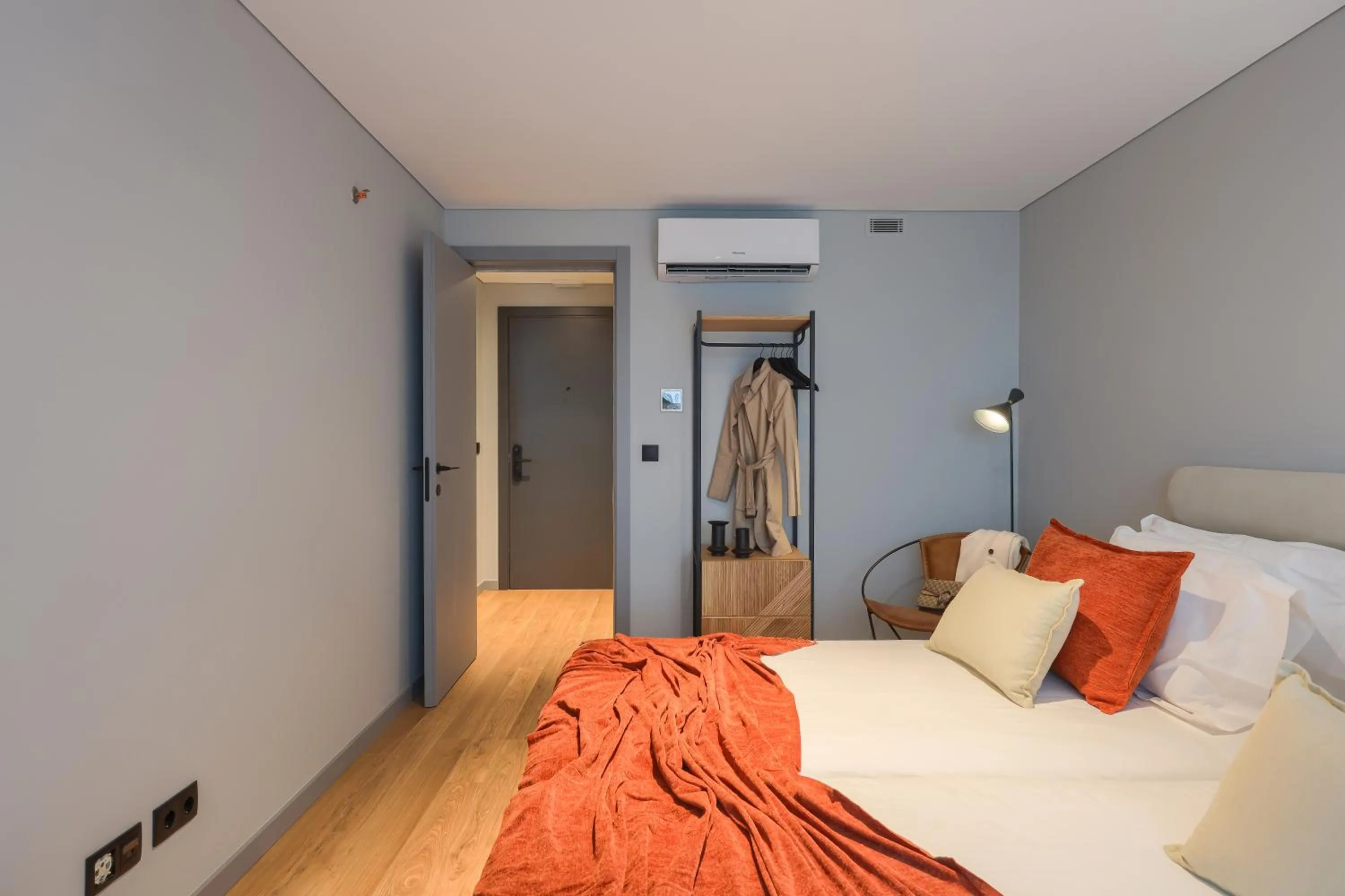 Bedroom, Bed in Nôma Living Icon Apartments