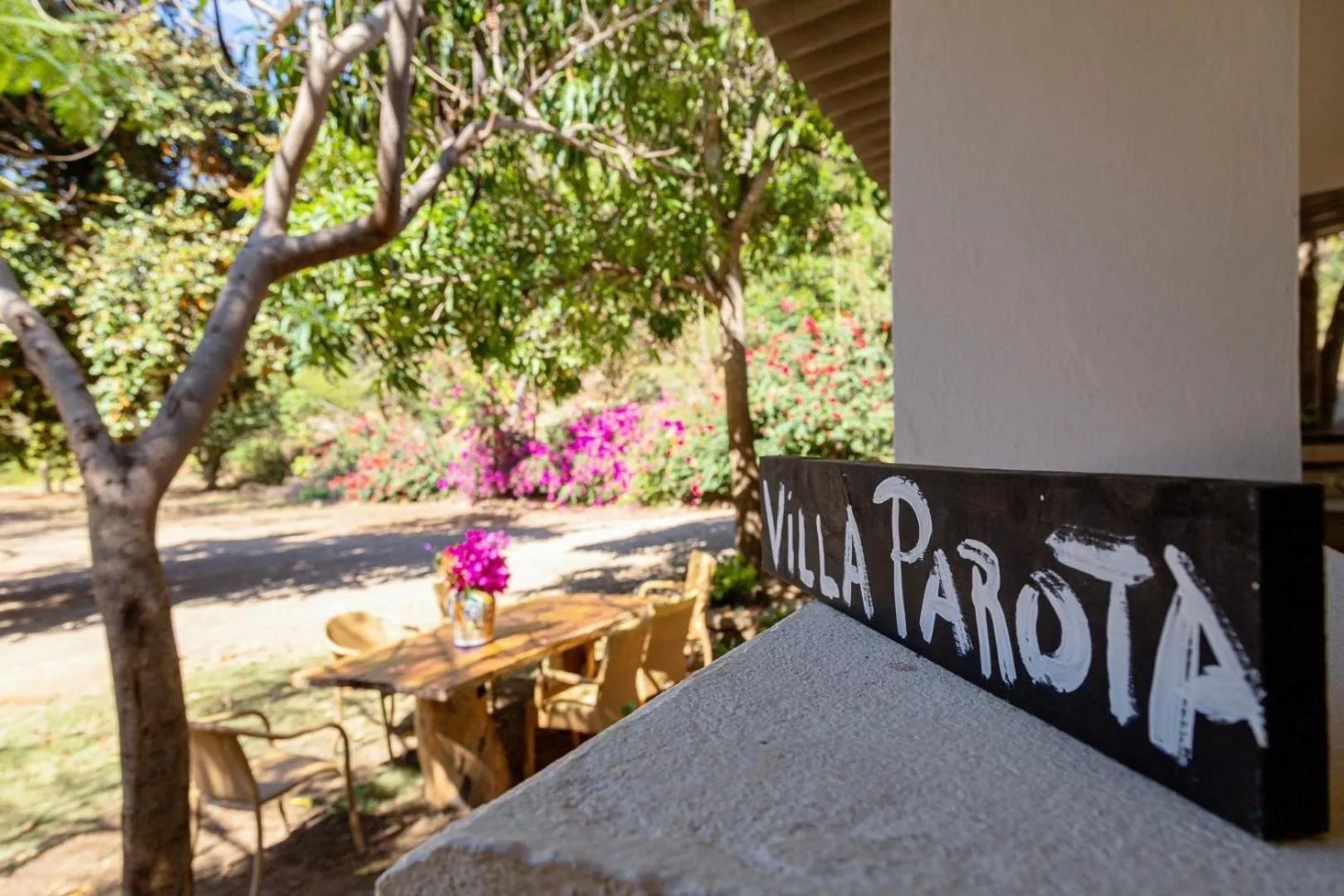 Text overlay in La Dulce Vista Hotel & Villas - Sierra Madre Puerto Vallarta