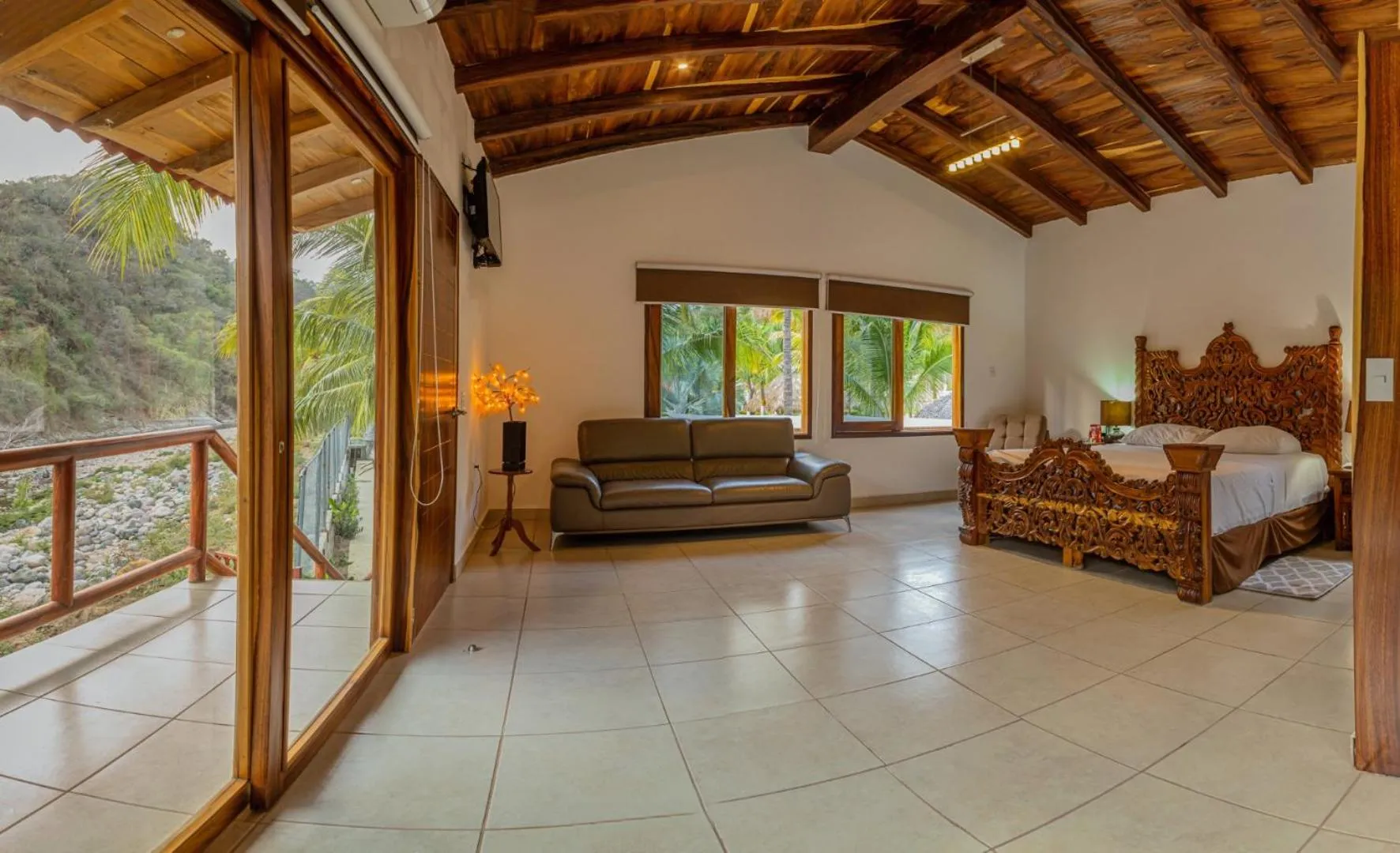 Photo of the whole room, Bed in La Dulce Vista Hotel & Villas - Sierra Madre Puerto Vallarta