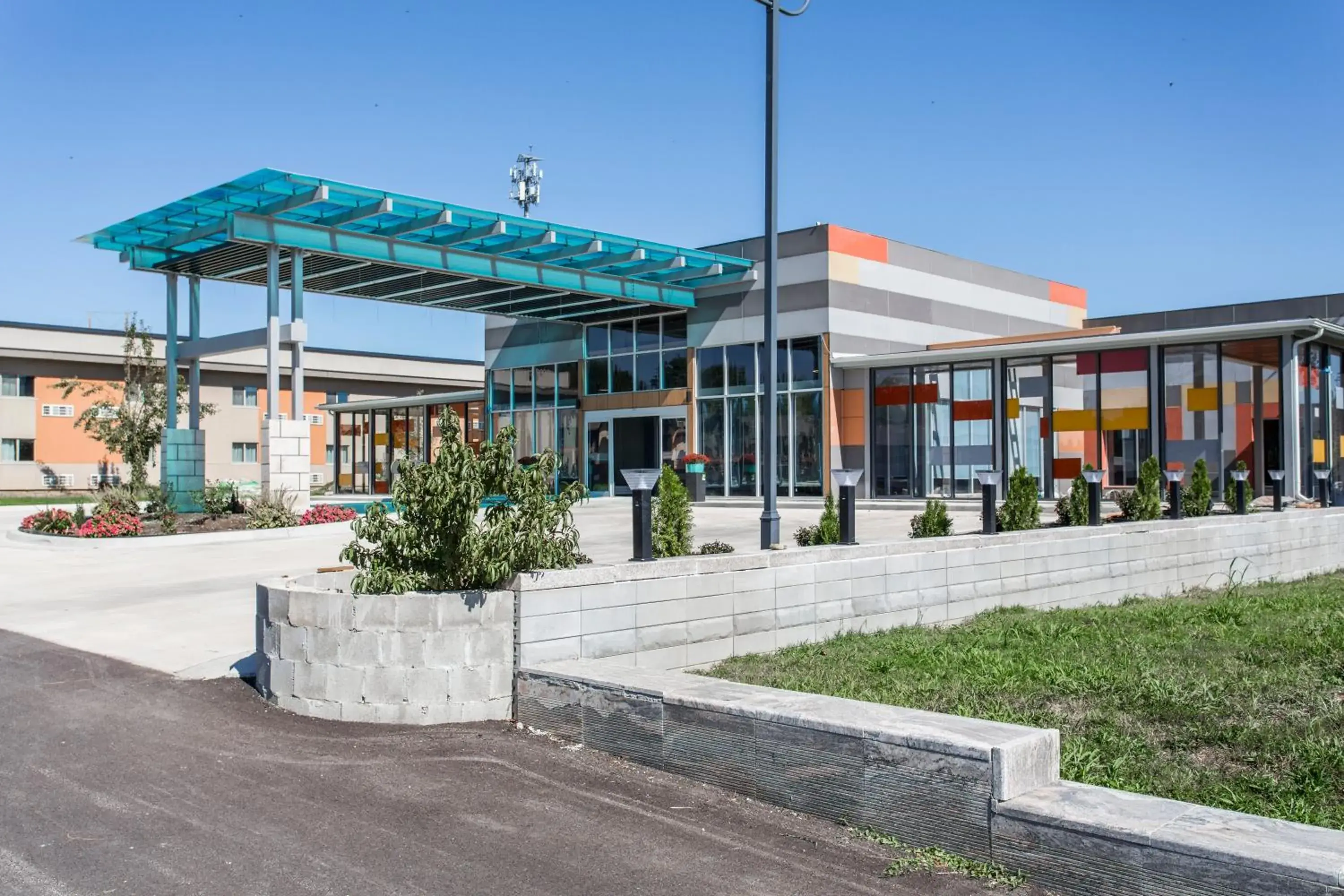 Property building in KC Inn Hotel Kansas City Property building in KC Inn Hotel Kansas City