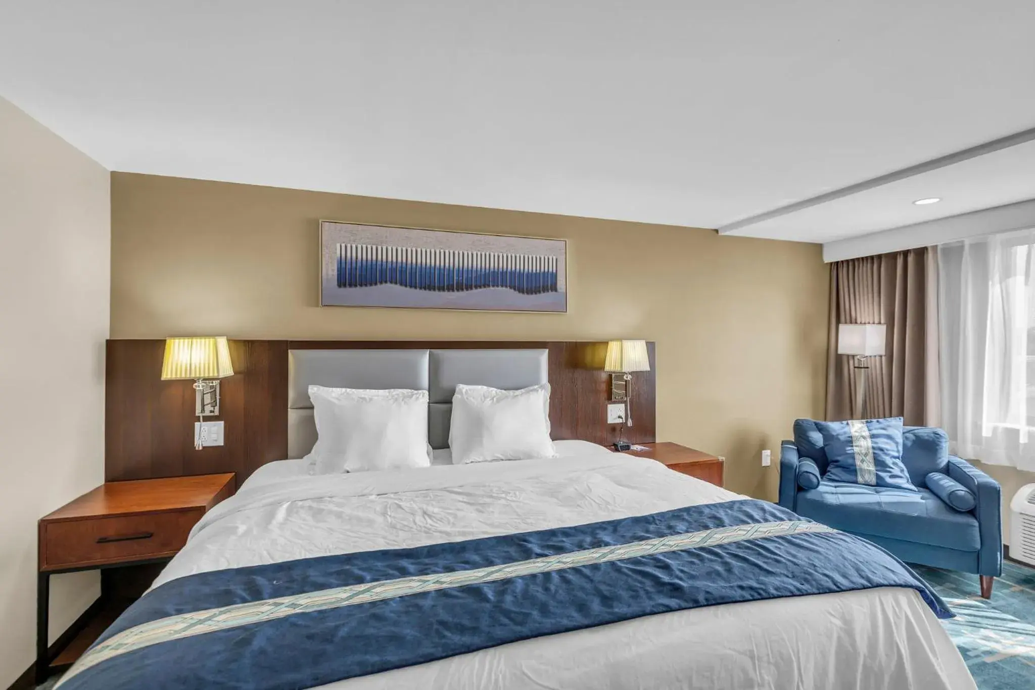 Bed in KC Inn Hotel Kansas City Bed in KC Inn Hotel Kansas City