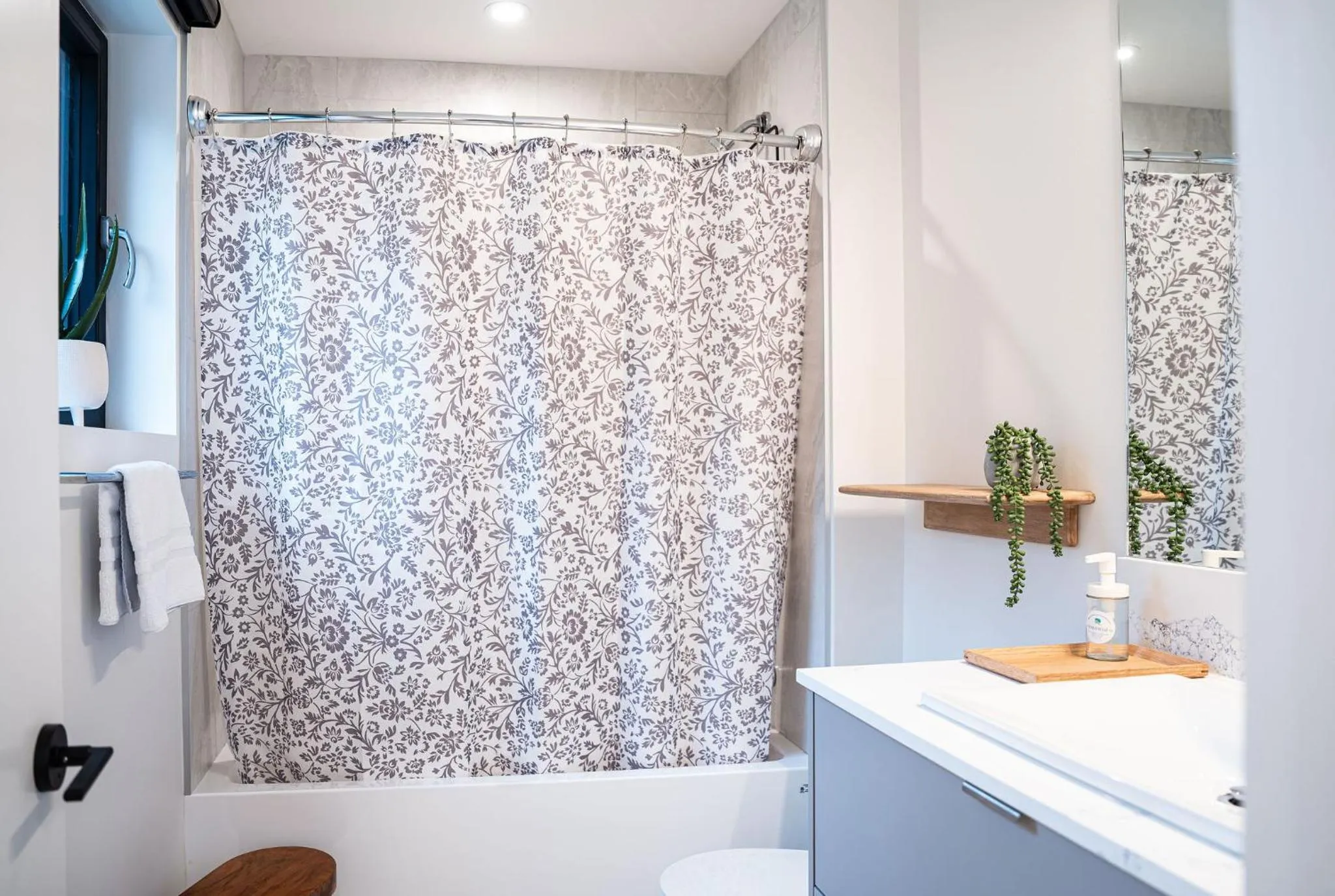 Powder Pines Retreat by Revelstoke Vacations