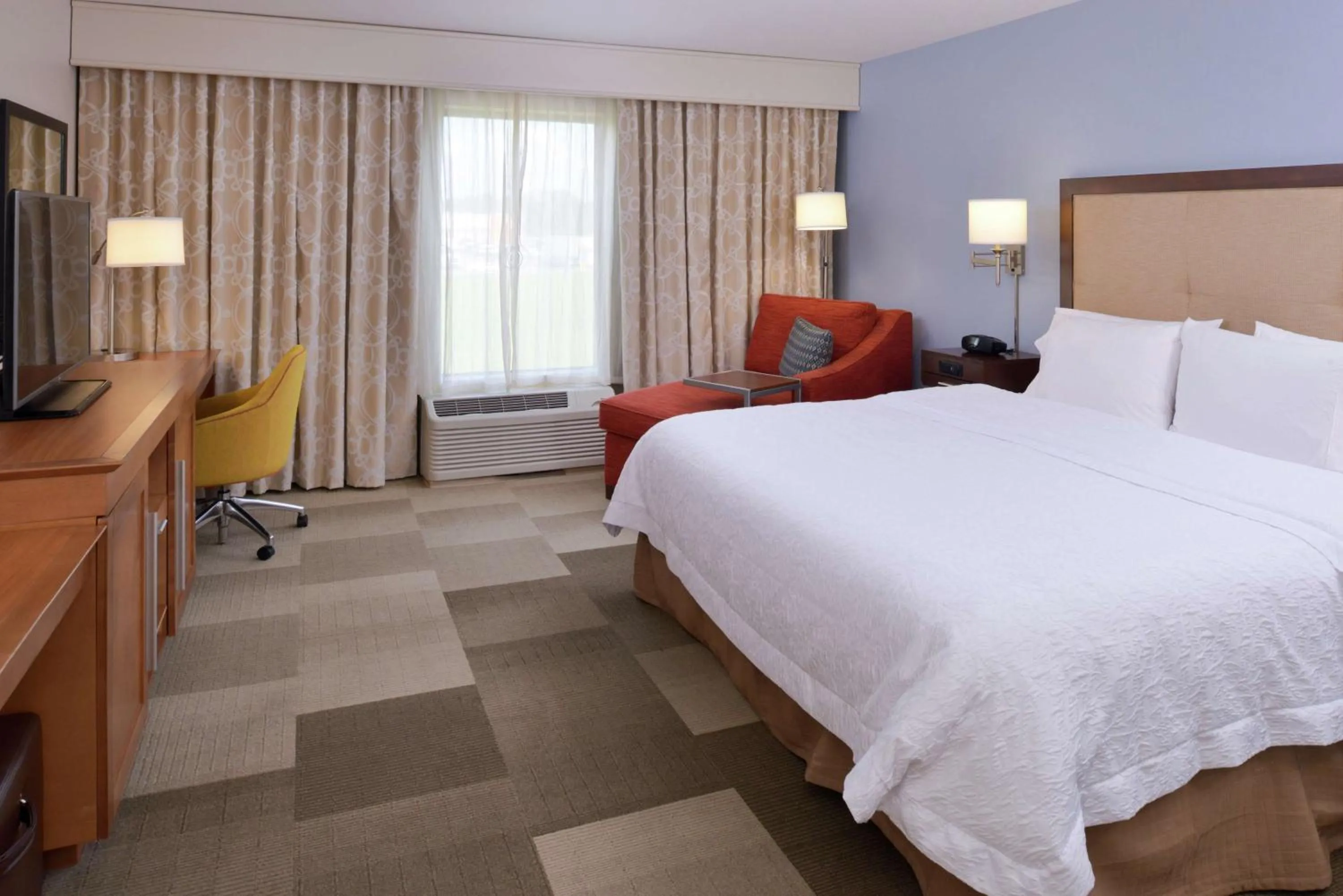 Bedroom, Bed in Hampton Inn & Suites by Hilton Lonoke