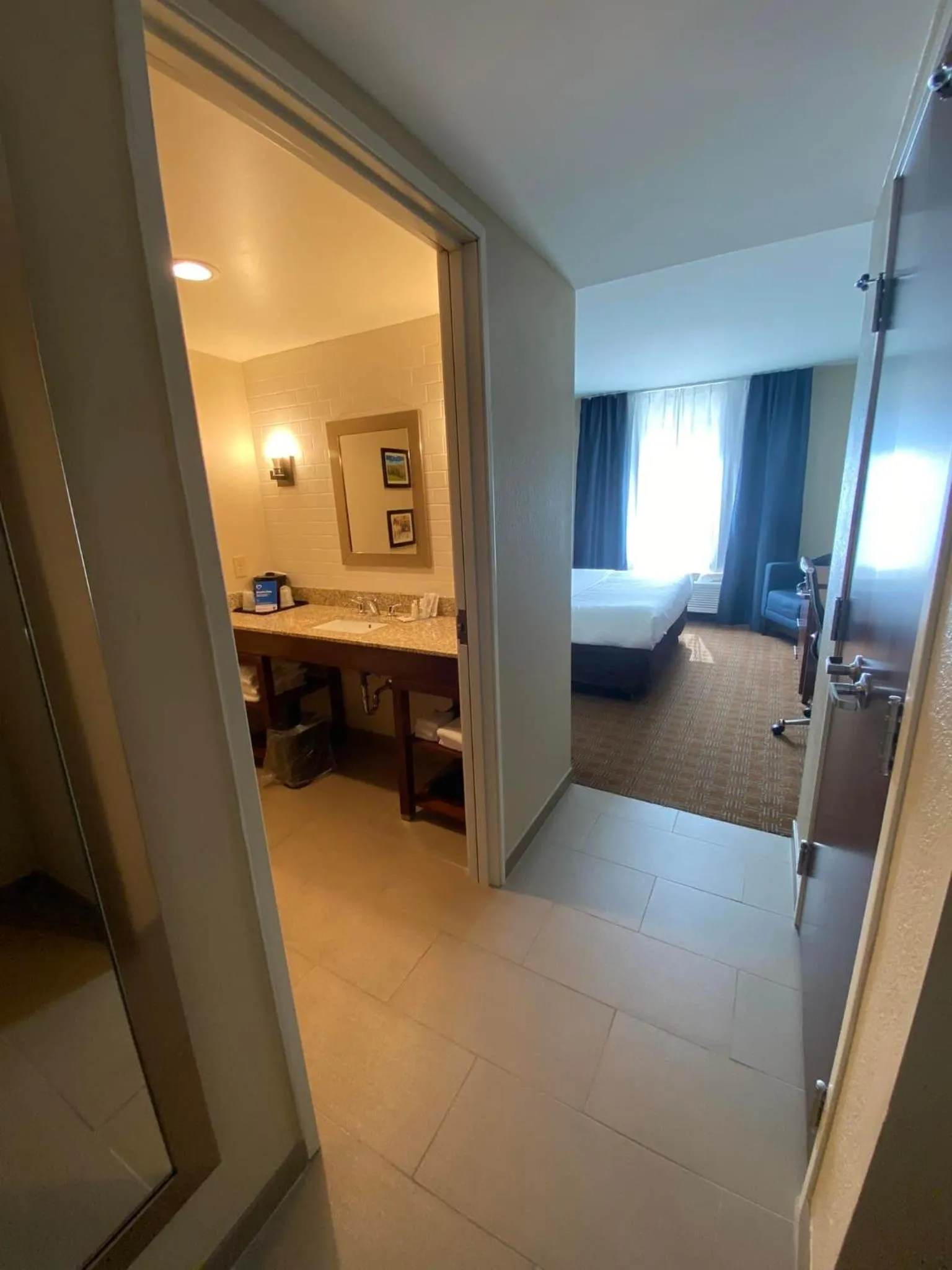 Bathroom, Bed in Comfort Inn & Suites Brattleboro I-91