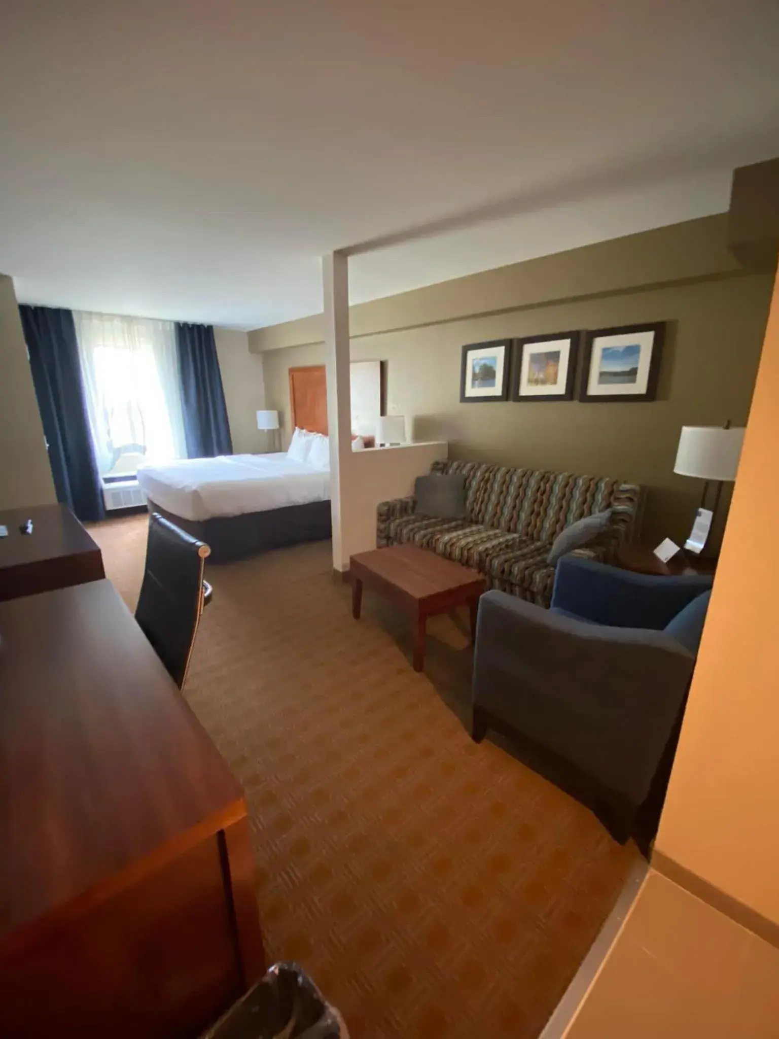 Bed in Comfort Inn & Suites Brattleboro I-91 Bed in Comfort Inn & Suites Brattleboro I-91