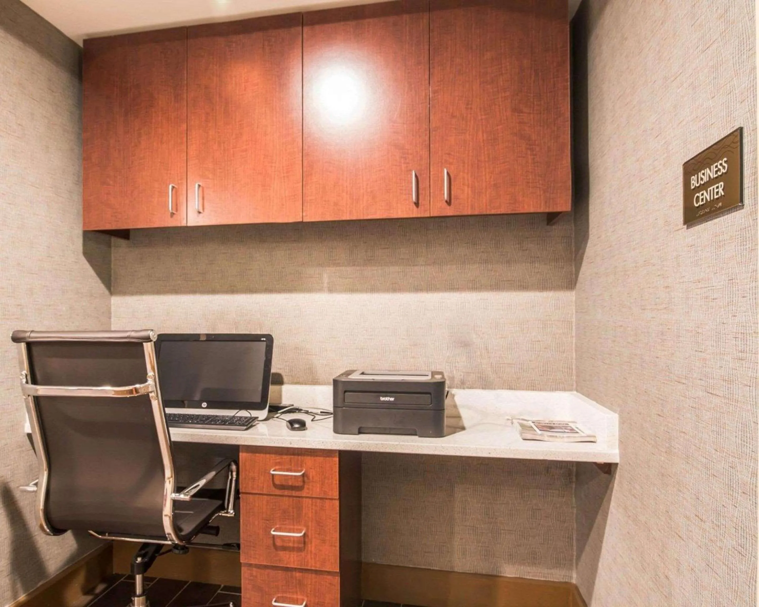 Business facilities in Comfort Inn & Suites Brattleboro I-91