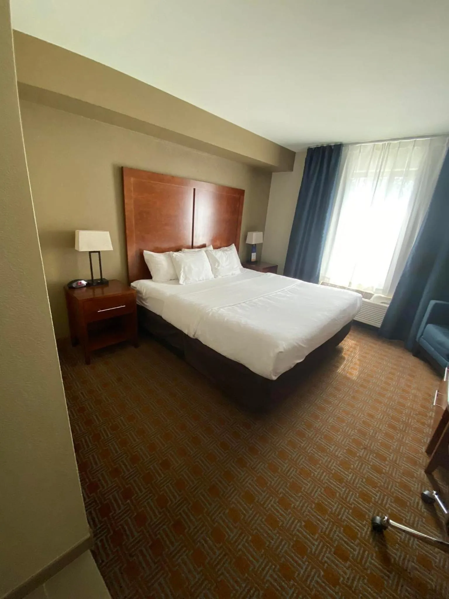 Bed in Comfort Inn & Suites Brattleboro I-91