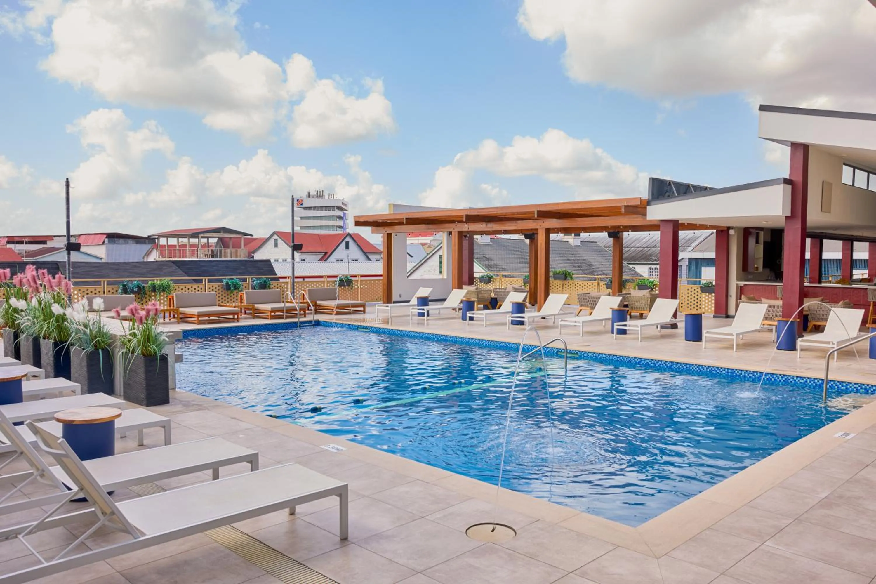 Swimming pool in Radisson Hotel Paramaribo