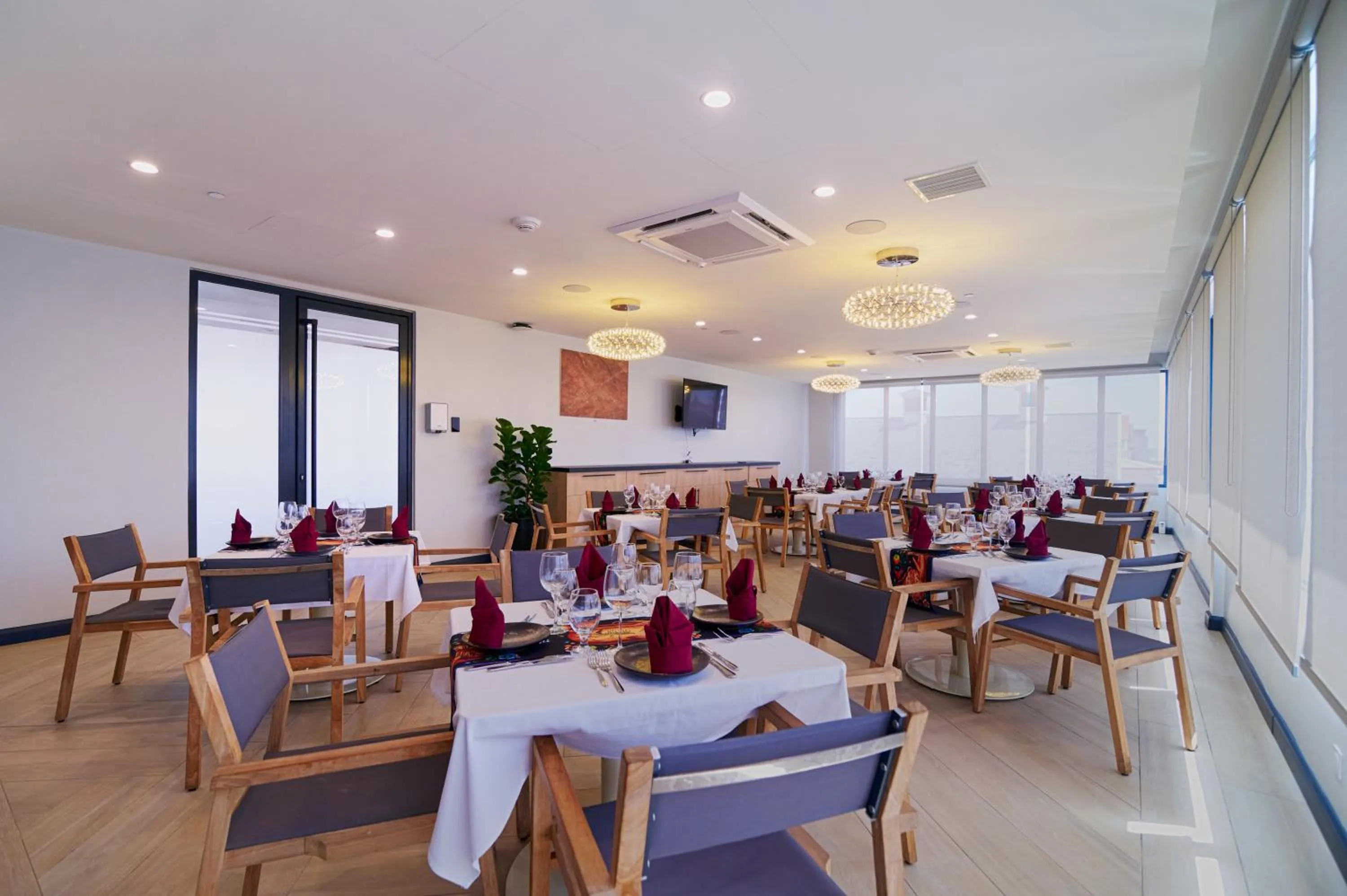 Restaurant/places to eat in Radisson Hotel Paramaribo