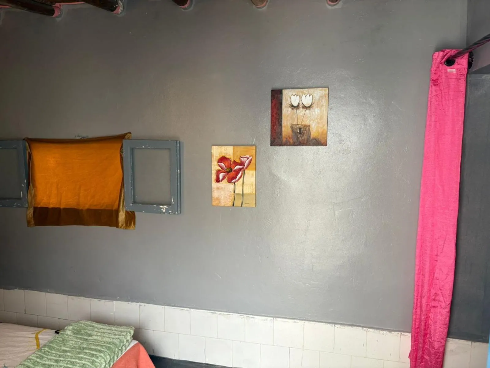 Bed in ASARAG GUEST HOUSE, YOGA & Surf