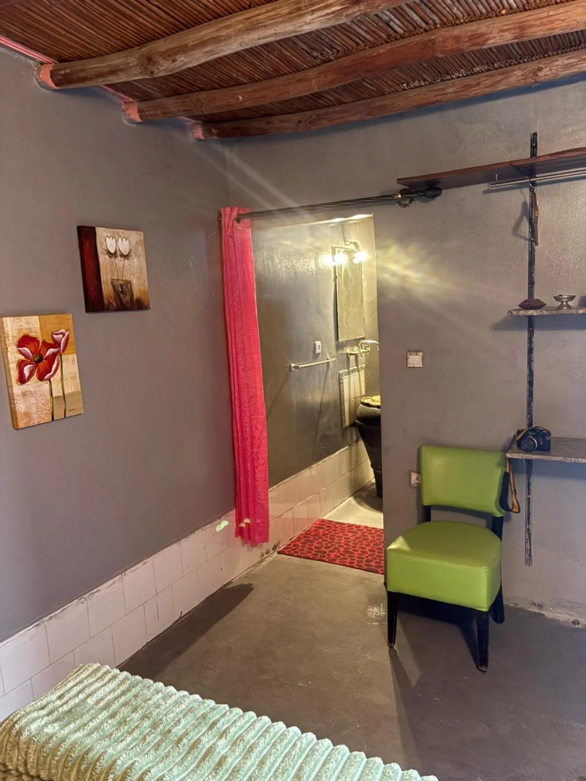 Living room in ASARAG GUEST HOUSE, YOGA & Surf