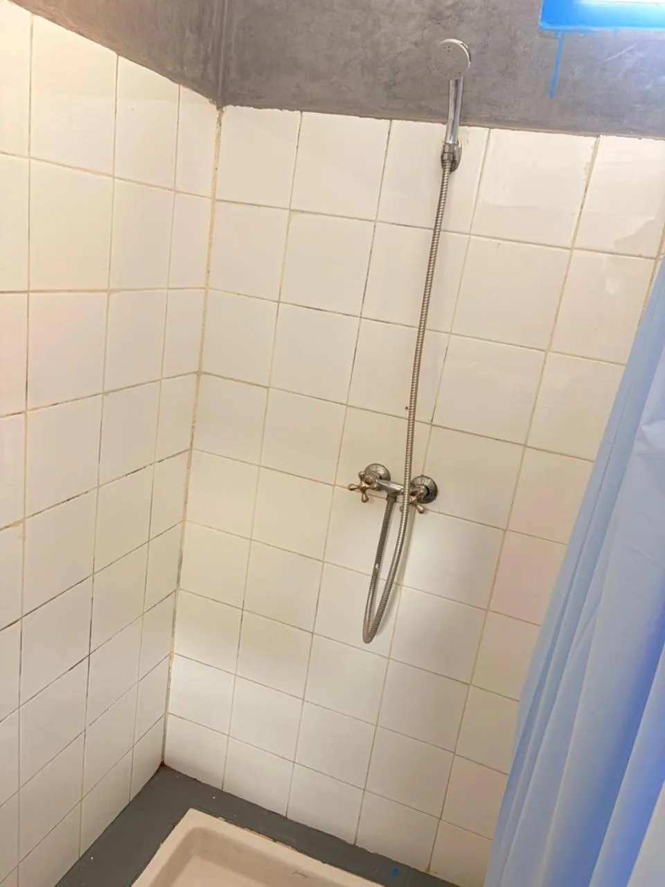 Shower in ASARAG GUEST HOUSE, YOGA & Surf