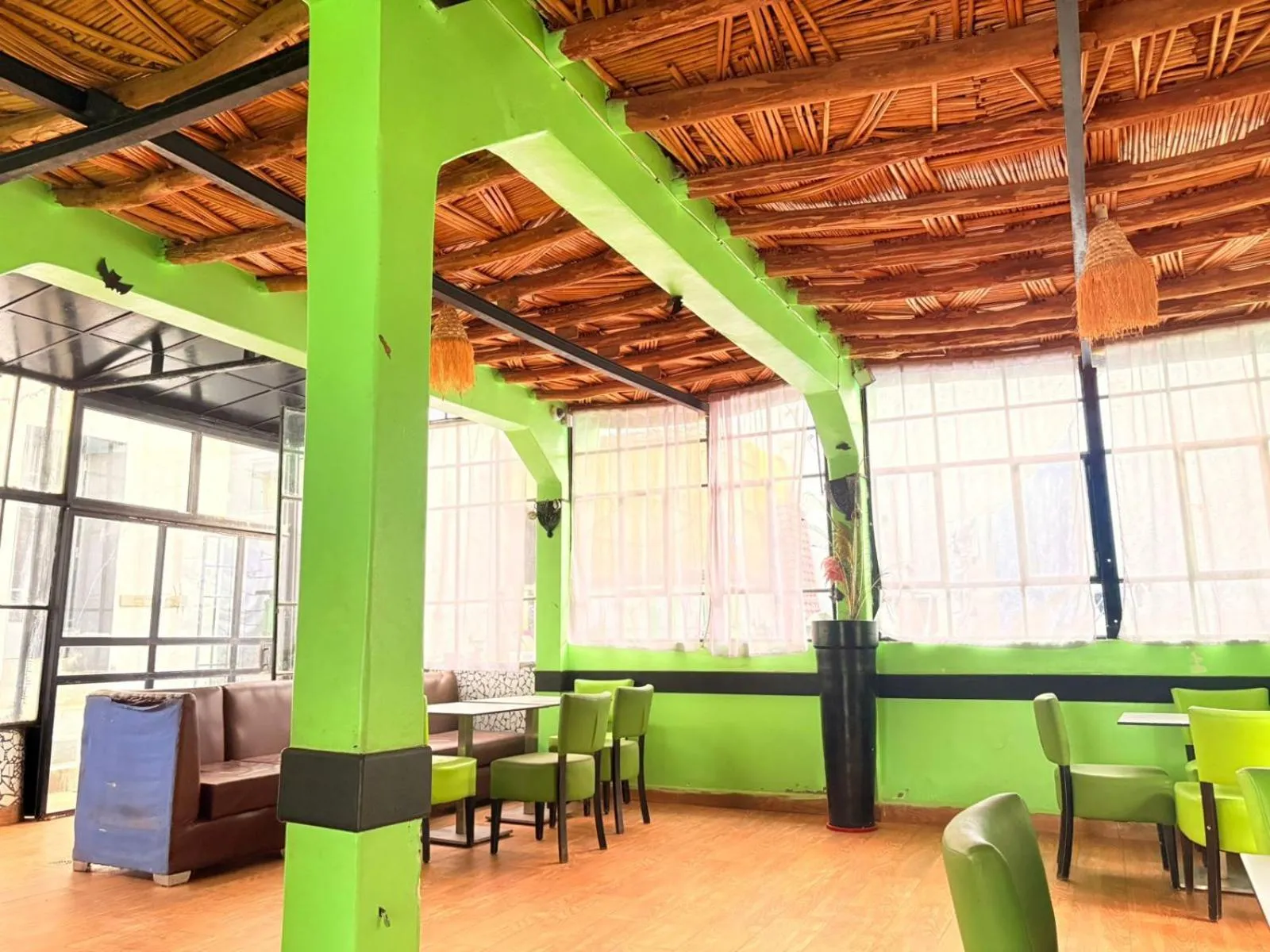 Restaurant/places to eat in ASARAG GUEST HOUSE, YOGA & Surf