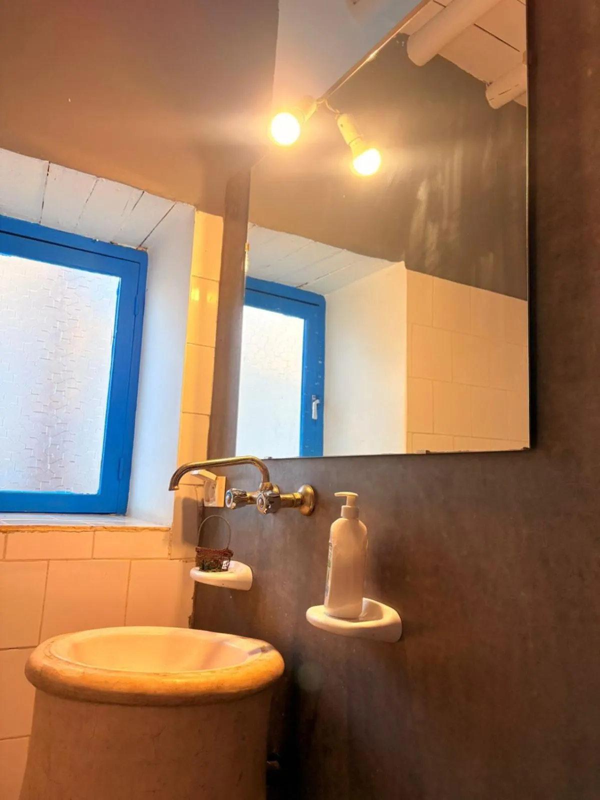 Toilet in ASARAG GUEST HOUSE, YOGA & Surf