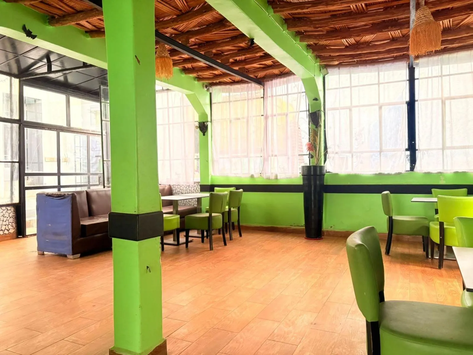 Restaurant/places to eat in ASARAG GUEST HOUSE, YOGA & Surf