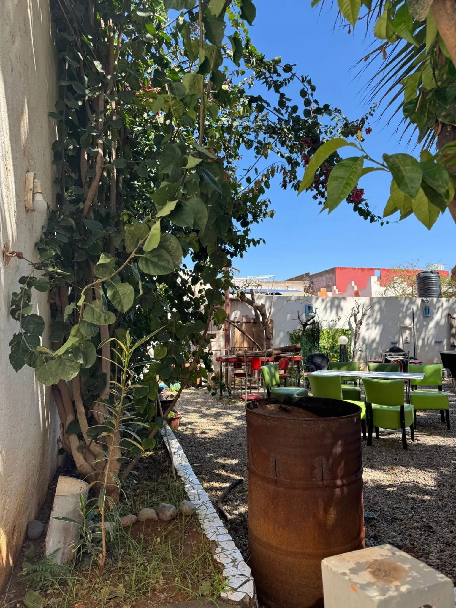 ASARAG GUEST HOUSE, YOGA & Surf