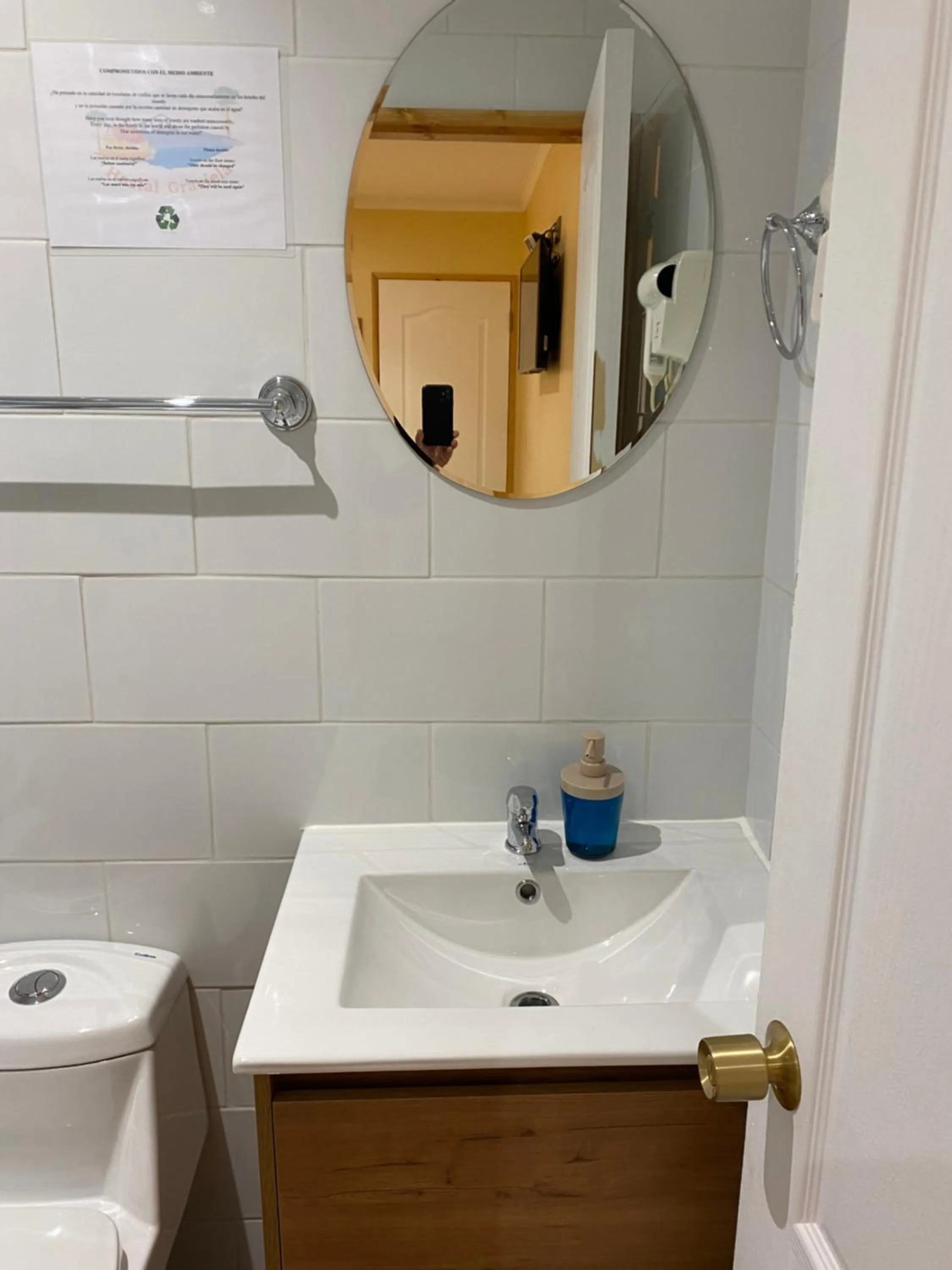 Bathroom in Hostal Graciela