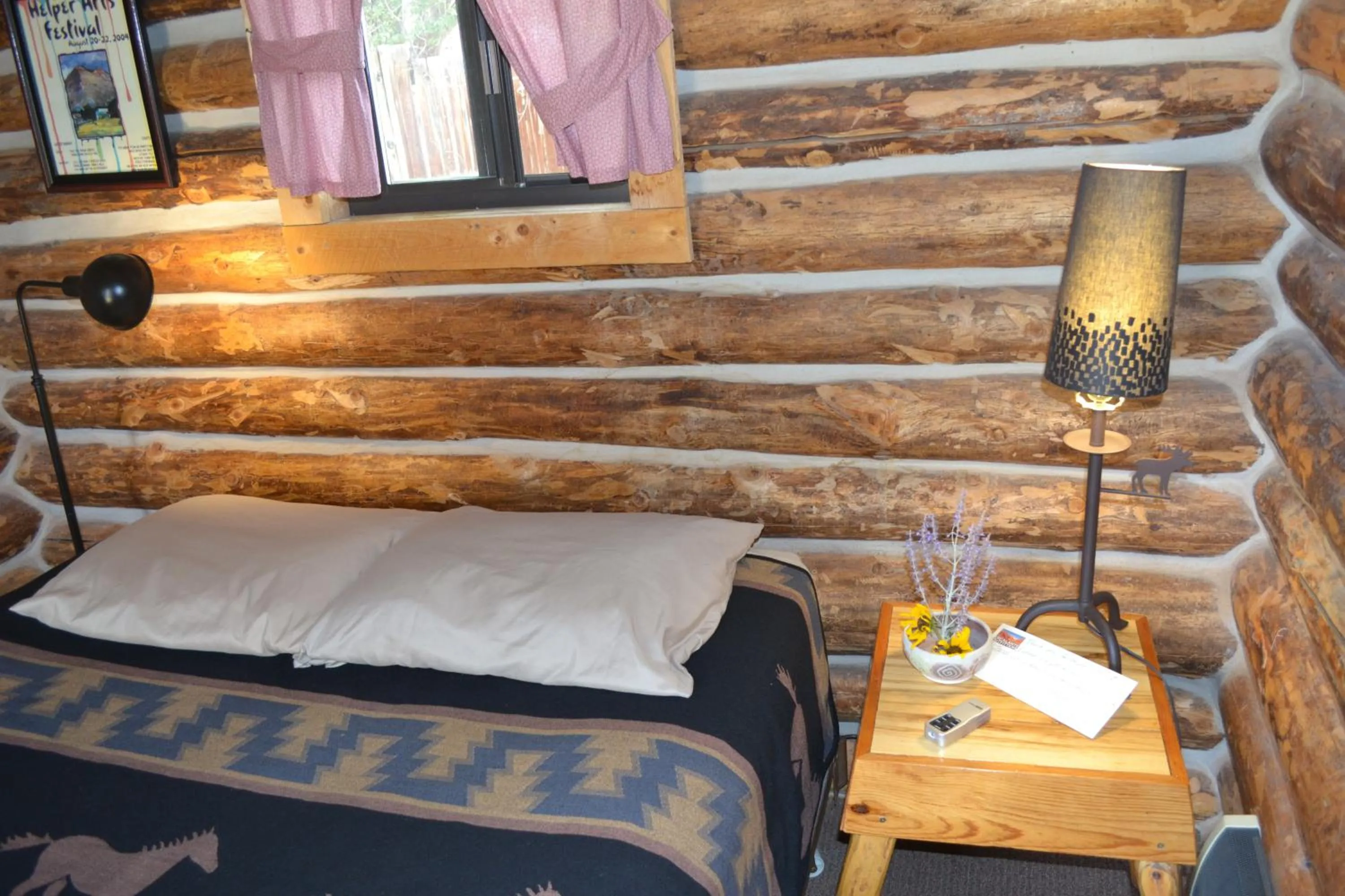 Queen Room with Shared Bathroom in Escalante Outfitters