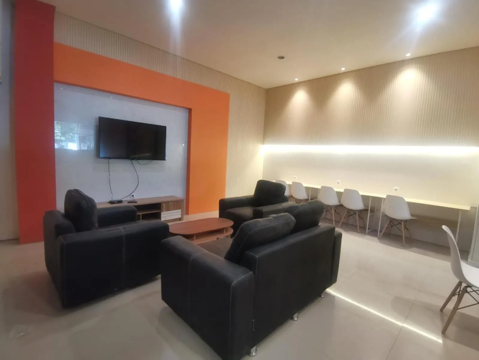 Autumn Living Hotel Kapsul