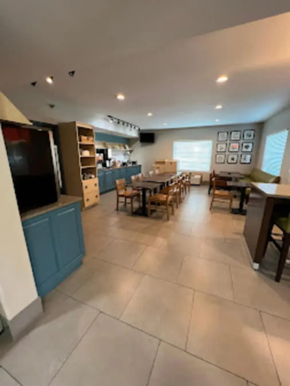 Breakfast in Radiant Inn and Suites Breakfast in Radiant Inn and Suites