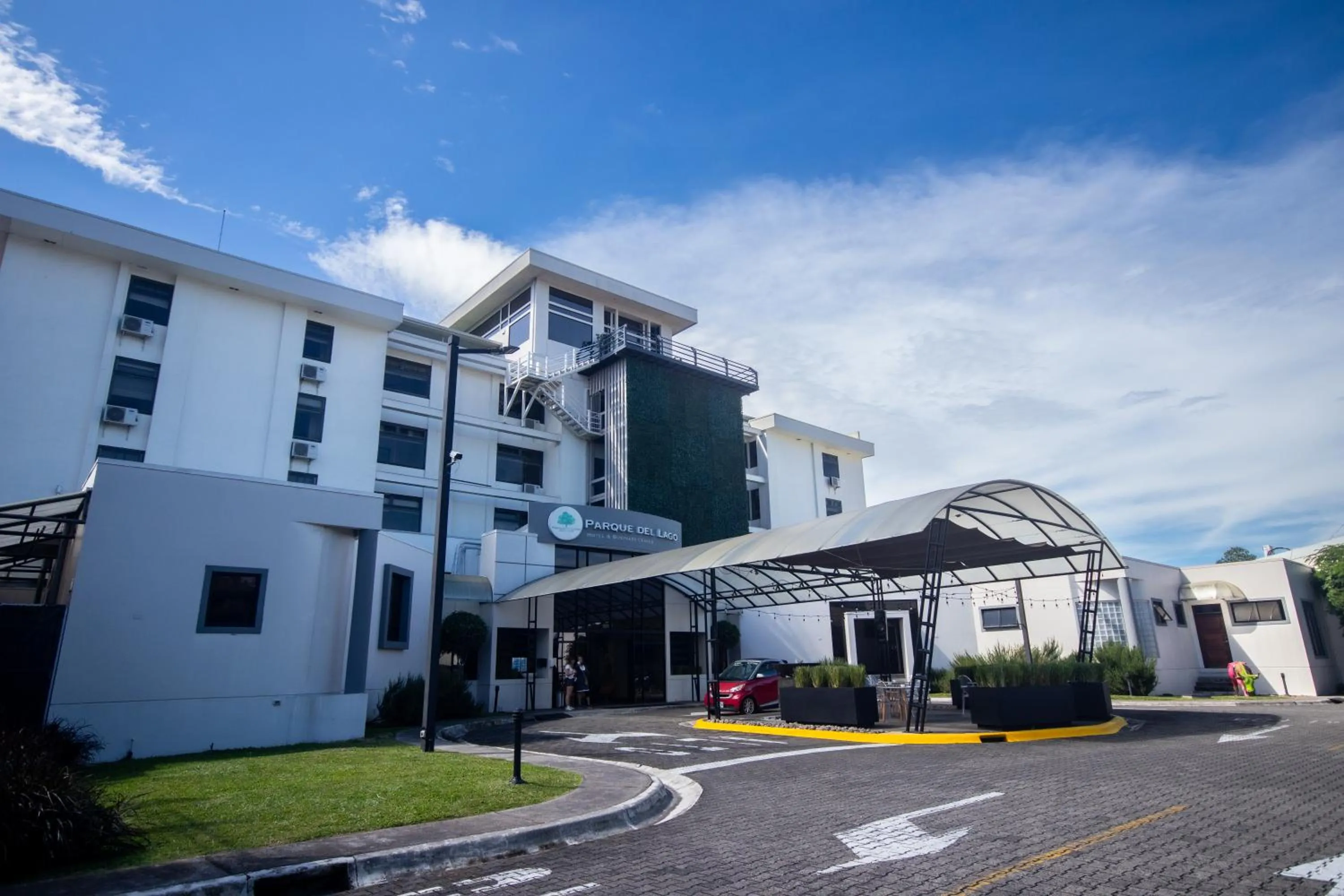 Facade/entrance in Parque del Lago Boutique Hotel