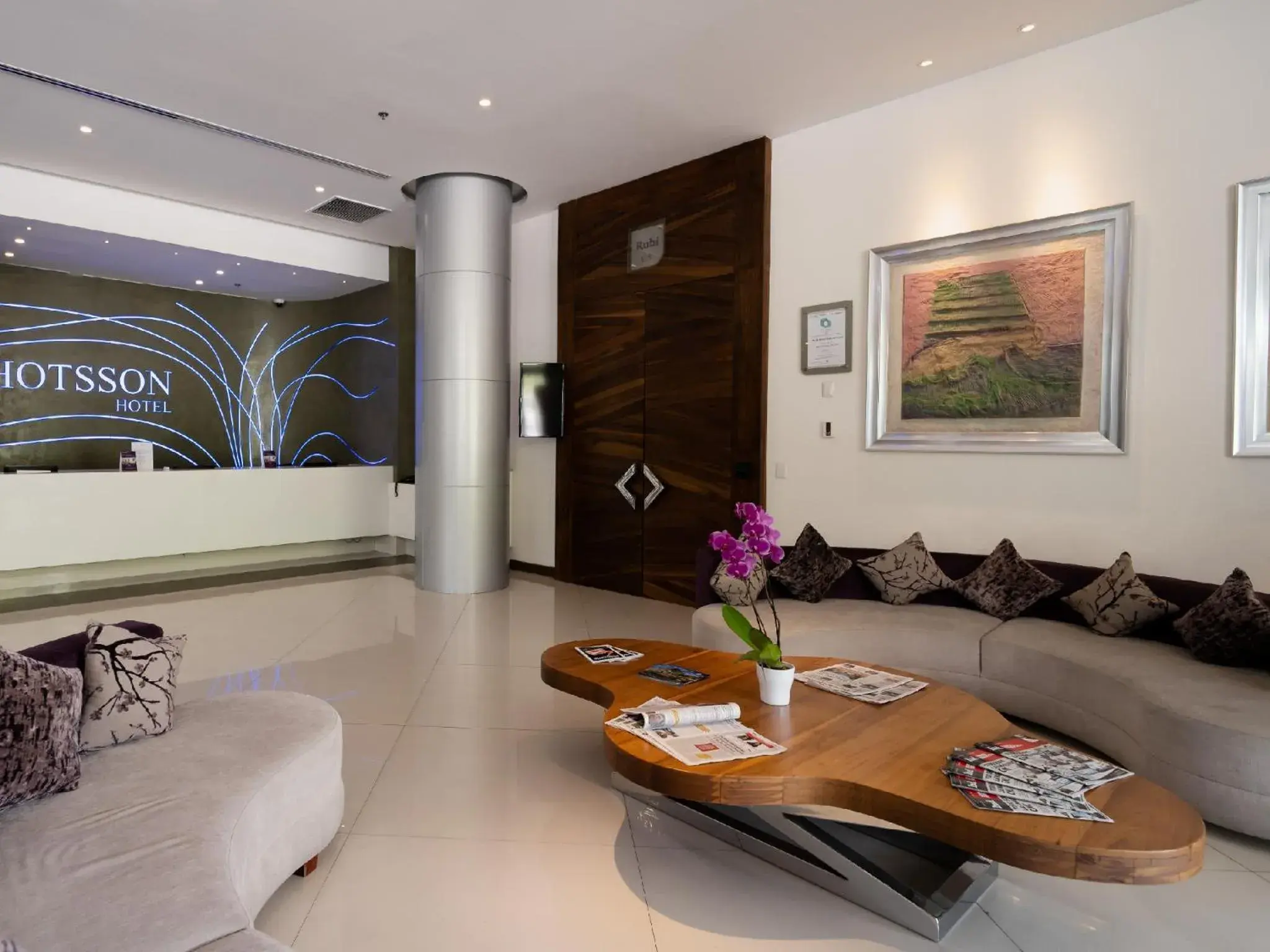 Lobby or reception in HS HOTSSON Hotel Queretaro Lobby or reception in HS HOTSSON Hotel Queretaro