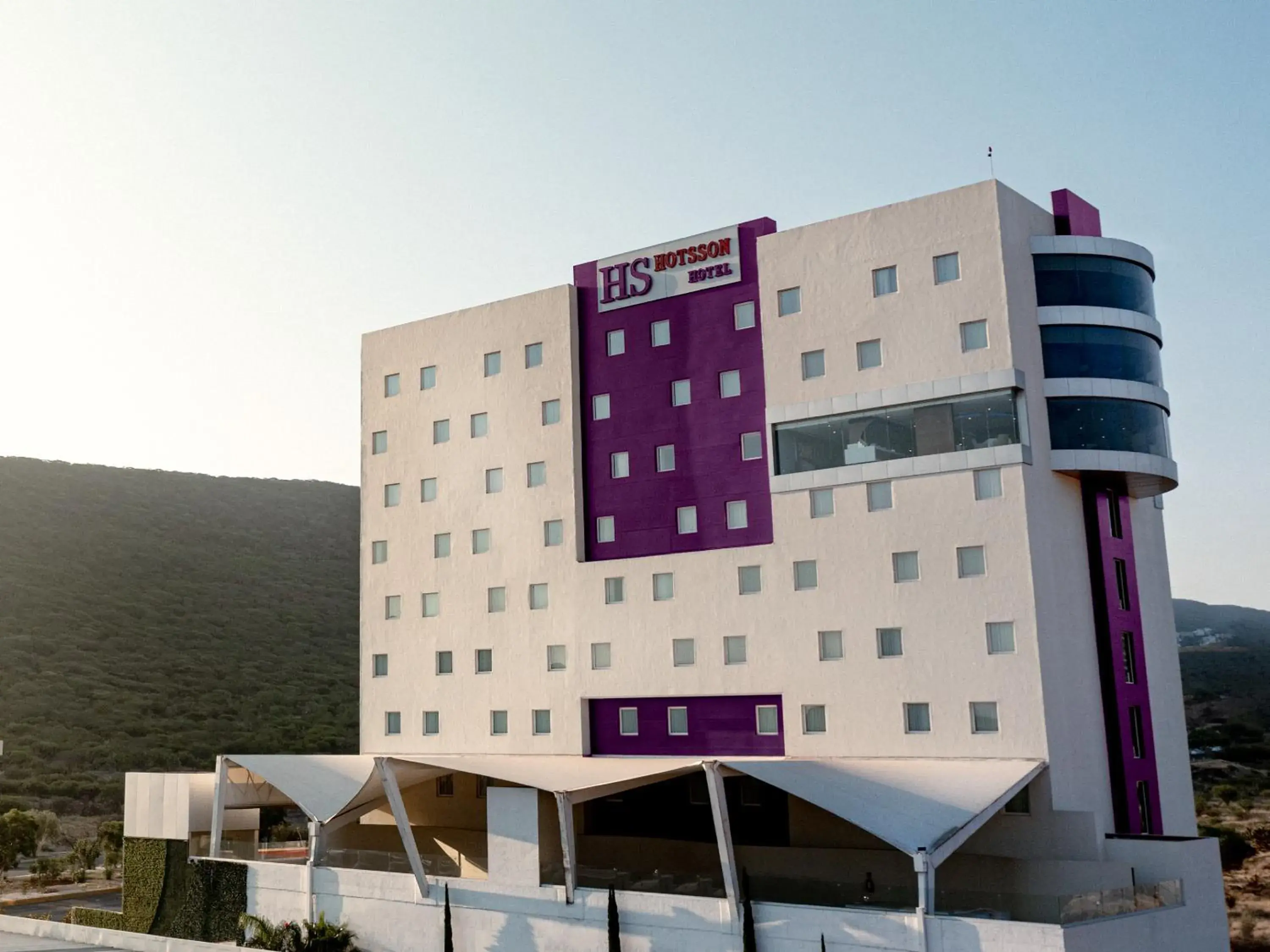 Facade/entrance in HS HOTSSON Hotel Queretaro Facade/entrance in HS HOTSSON Hotel Queretaro