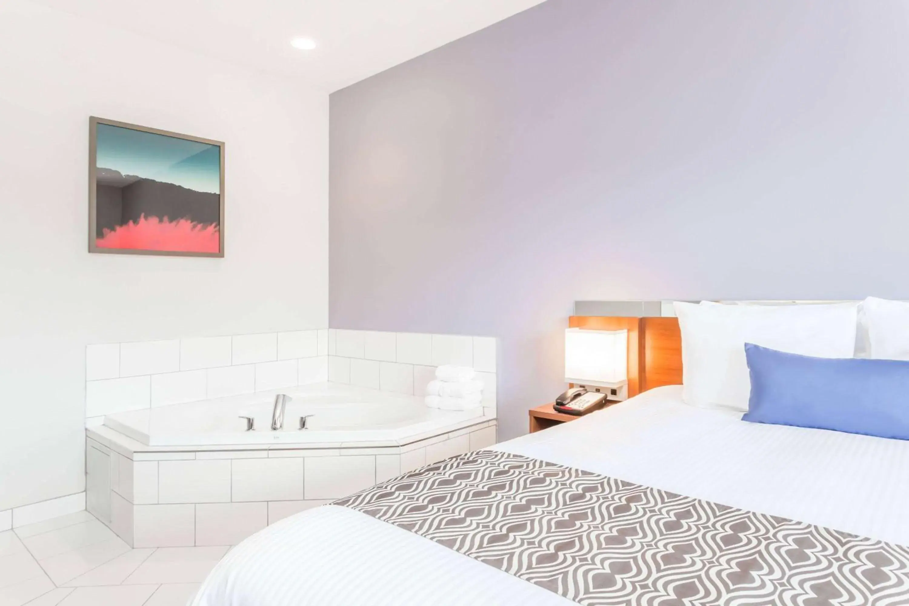 Photo of the whole room, Bed in Microtel Inn & Suites Sault Ste. Marie Photo of the whole room, Bed in Microtel Inn & Suites Sault Ste. Marie