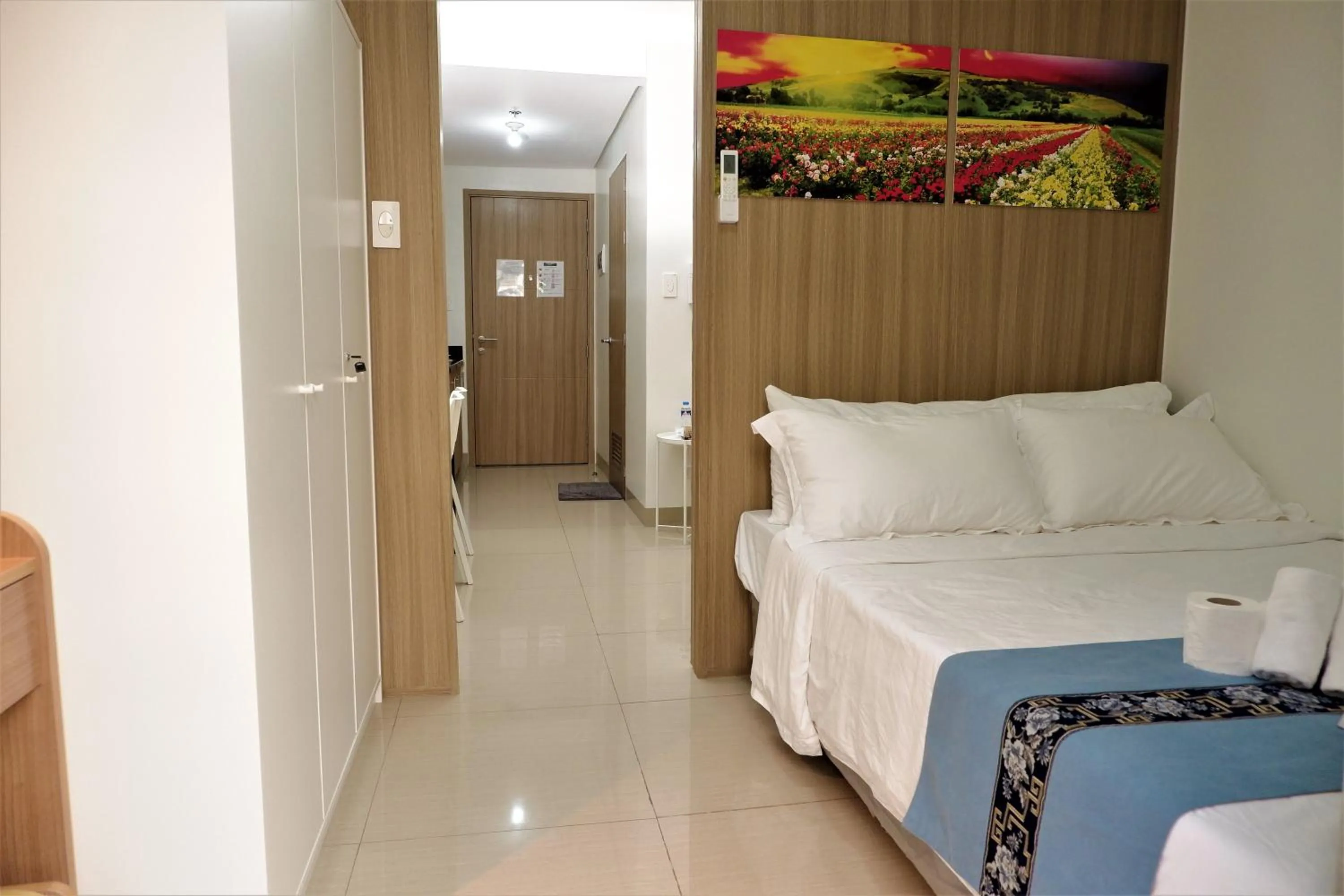 Bedroom, Bed in Shore Residences MOA Dynastel Staycation