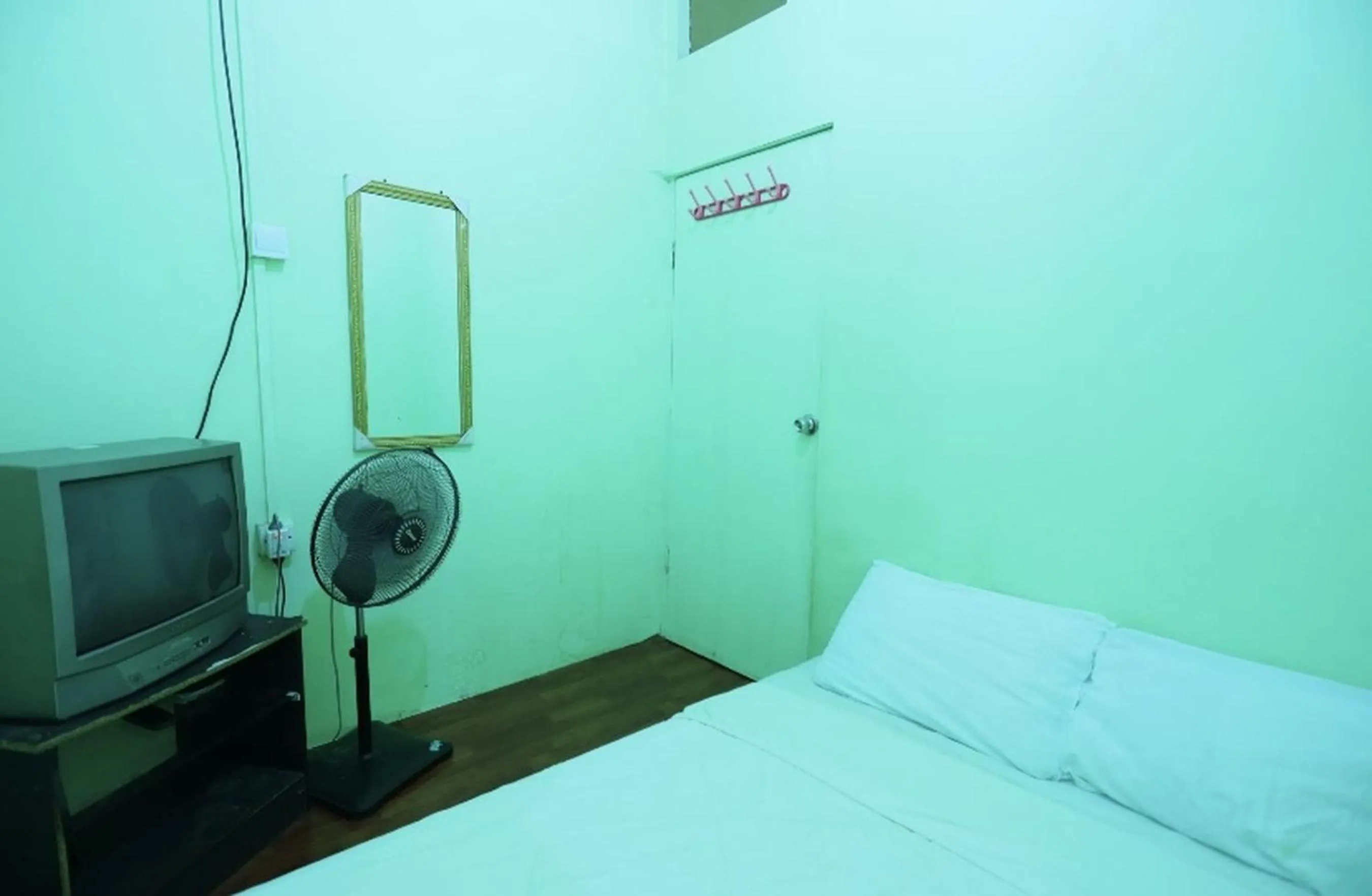 Photo of the whole room, Bed in Hotel O Grace Homestay SyariahNearMall Nagoya Hill