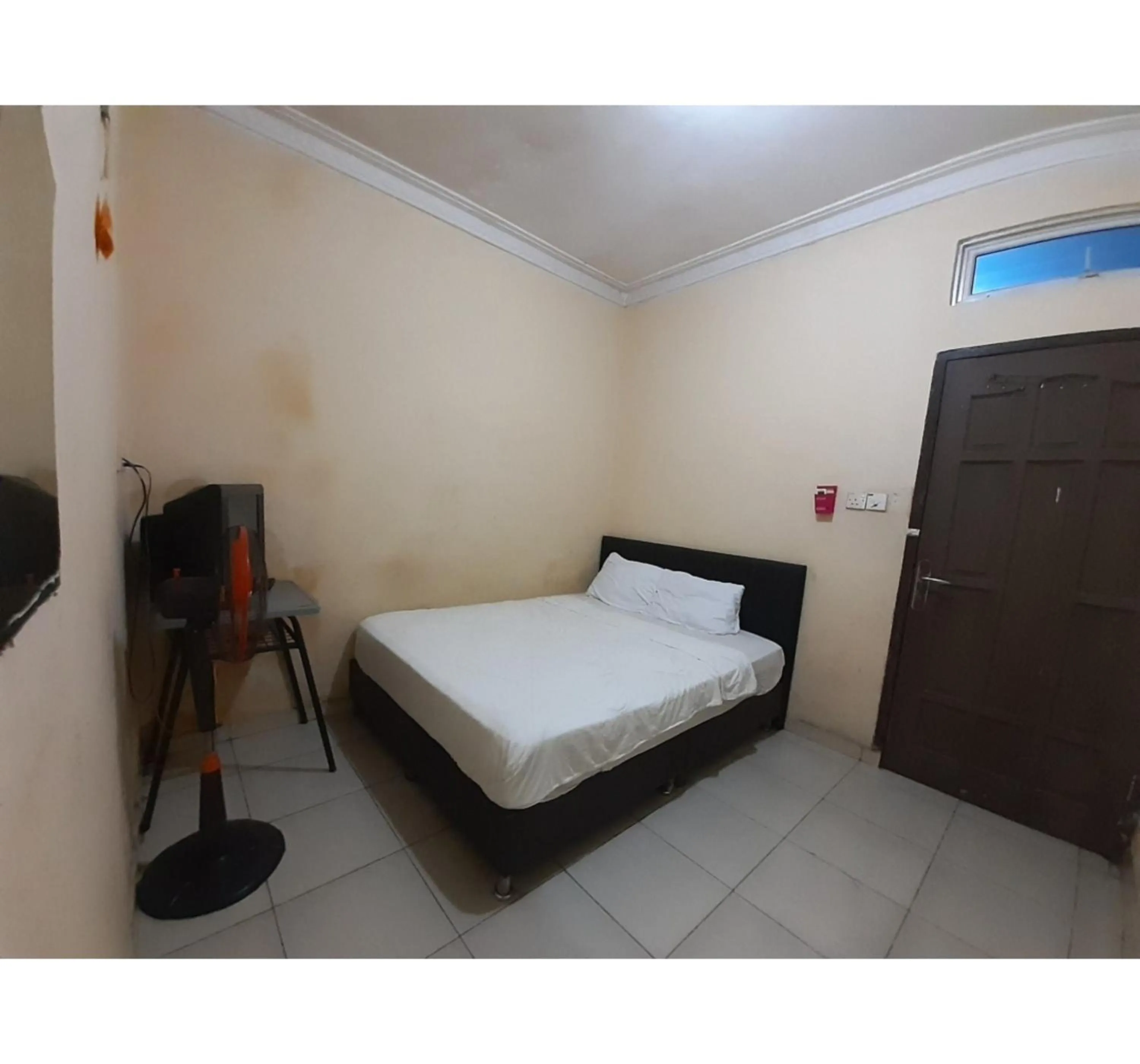 Bedroom, Bed in Hotel O Pinus Jaya SyariahNearTaman Amaryllis Pekanbaru