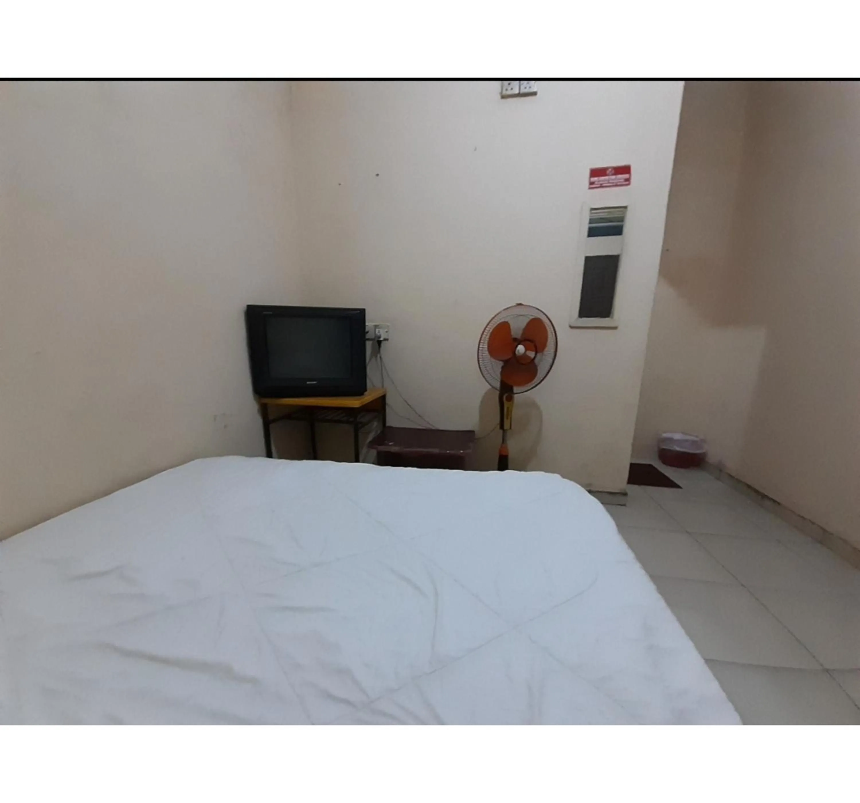 Bedroom, Bed in Hotel O Pinus Jaya SyariahNearTaman Amaryllis Pekanbaru