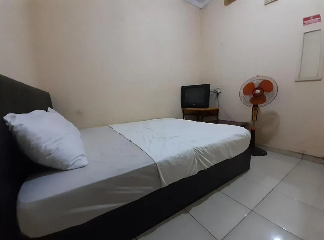 Budget Double Room in SPOT ON 93428 Pinus Jaya Syariah