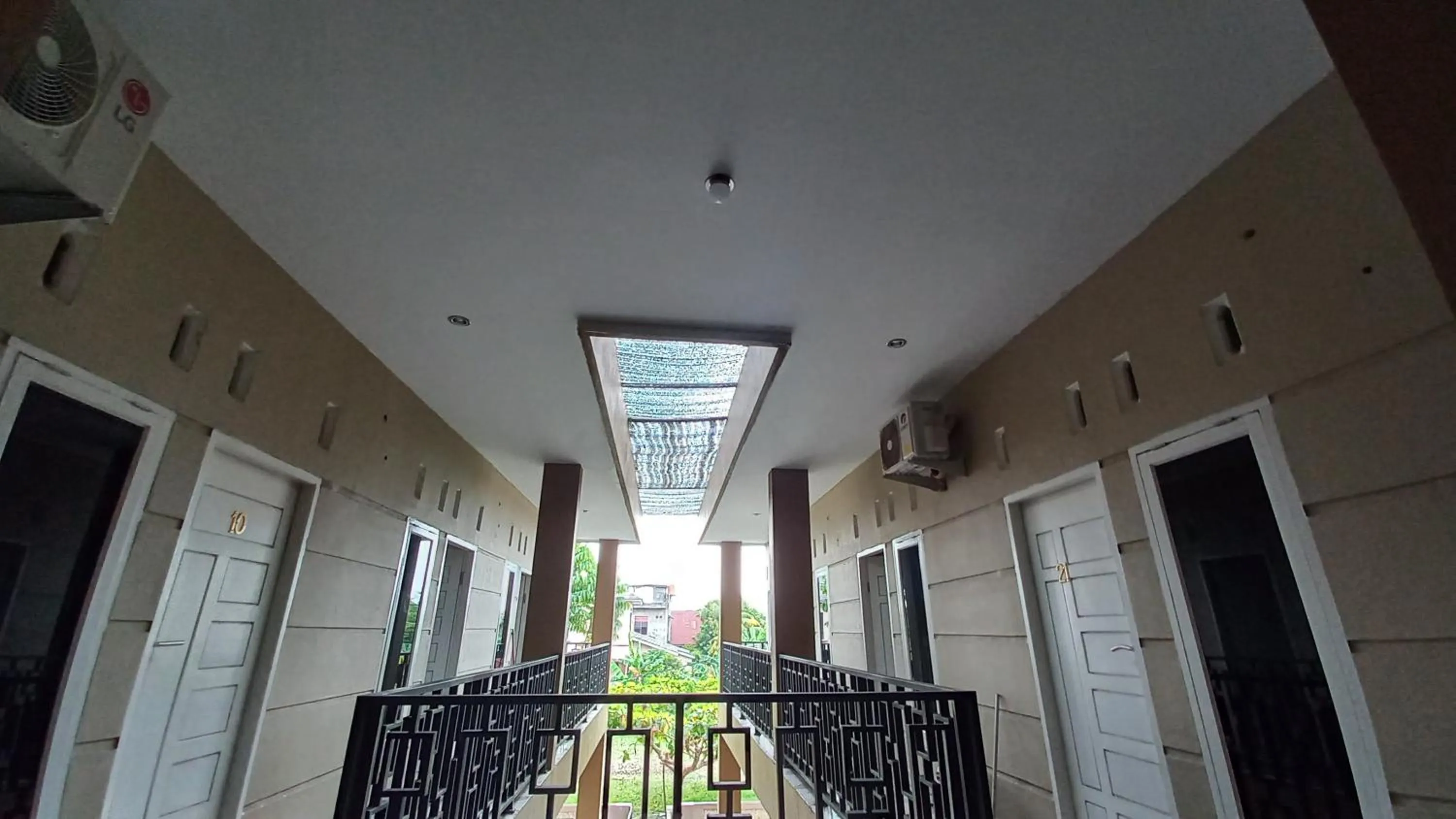 Lobby or reception in Hotel O Pinus Jaya SyariahNearTaman Amaryllis Pekanbaru