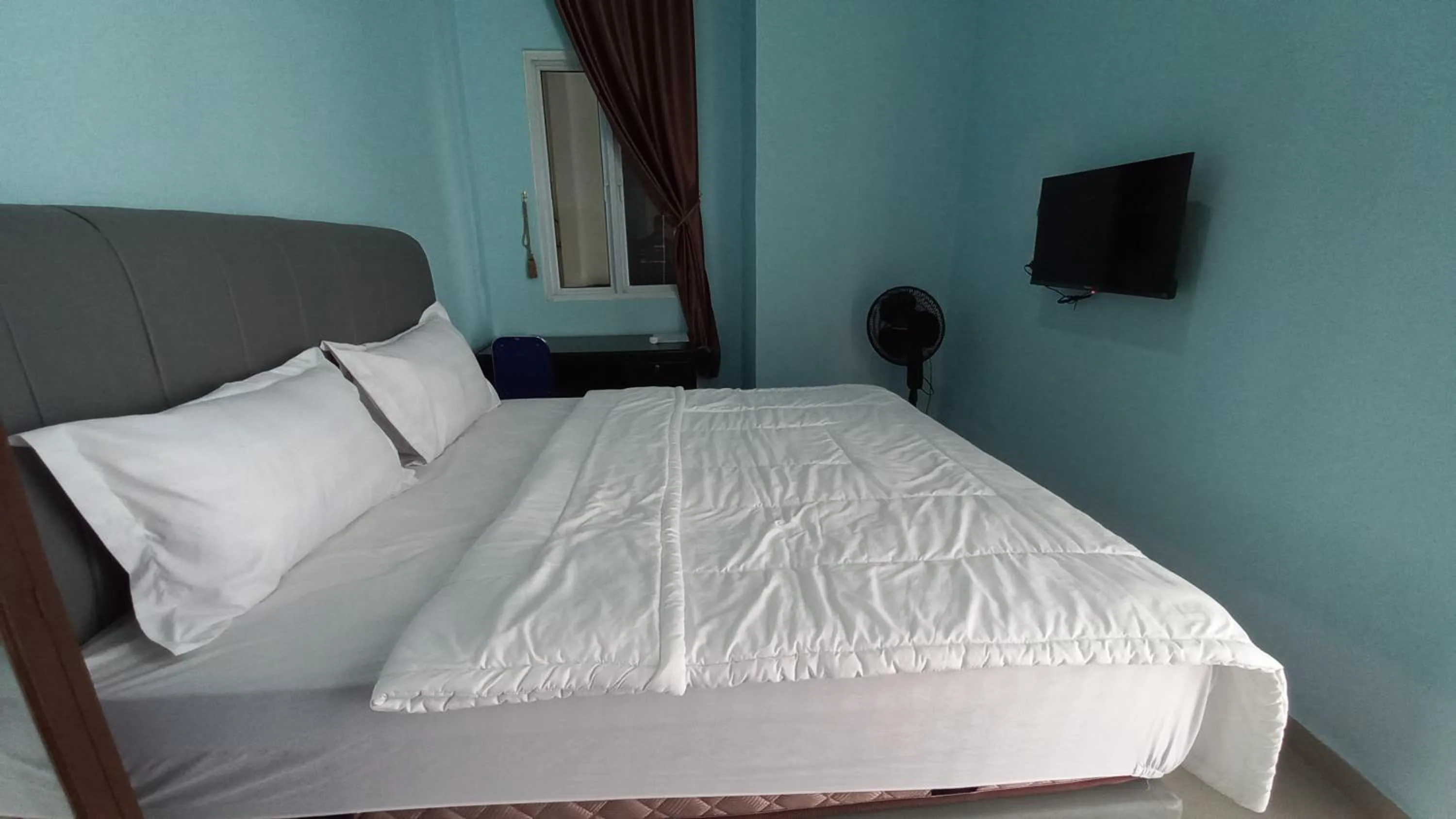 Bedroom, Bed in Hotel O Pinus Jaya SyariahNearTaman Amaryllis Pekanbaru