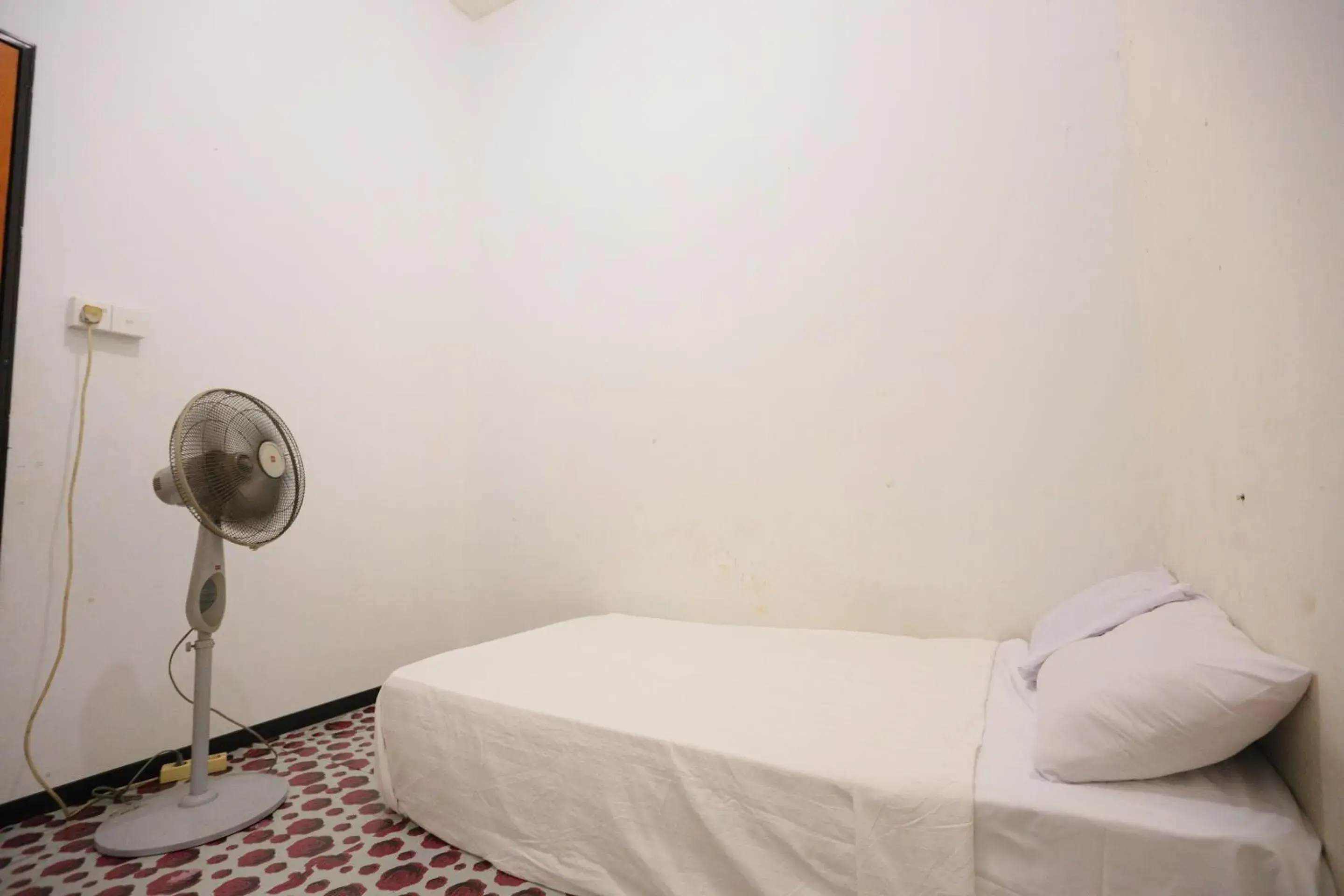 Bedroom, Bed in Hotel O Penginapan Alfafa ScorpioNearNagoya Hill Shopping Mall Bedroom, Bed in Hotel O Penginapan Alfafa ScorpioNearNagoya Hill Shopping Mall