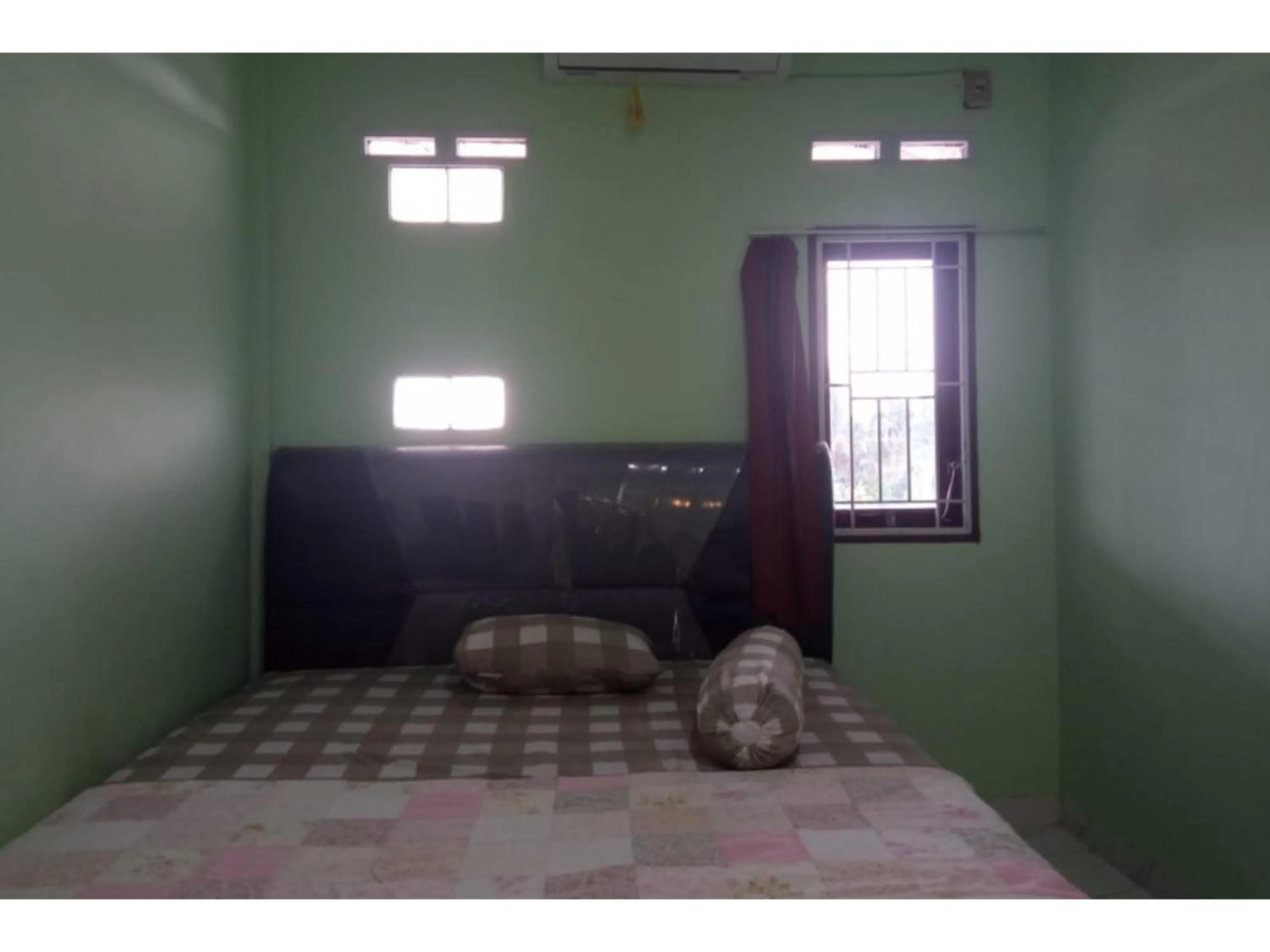 Bedroom, Bed in Hotel O White House SyariahNearOYO 93457 White House Syariah