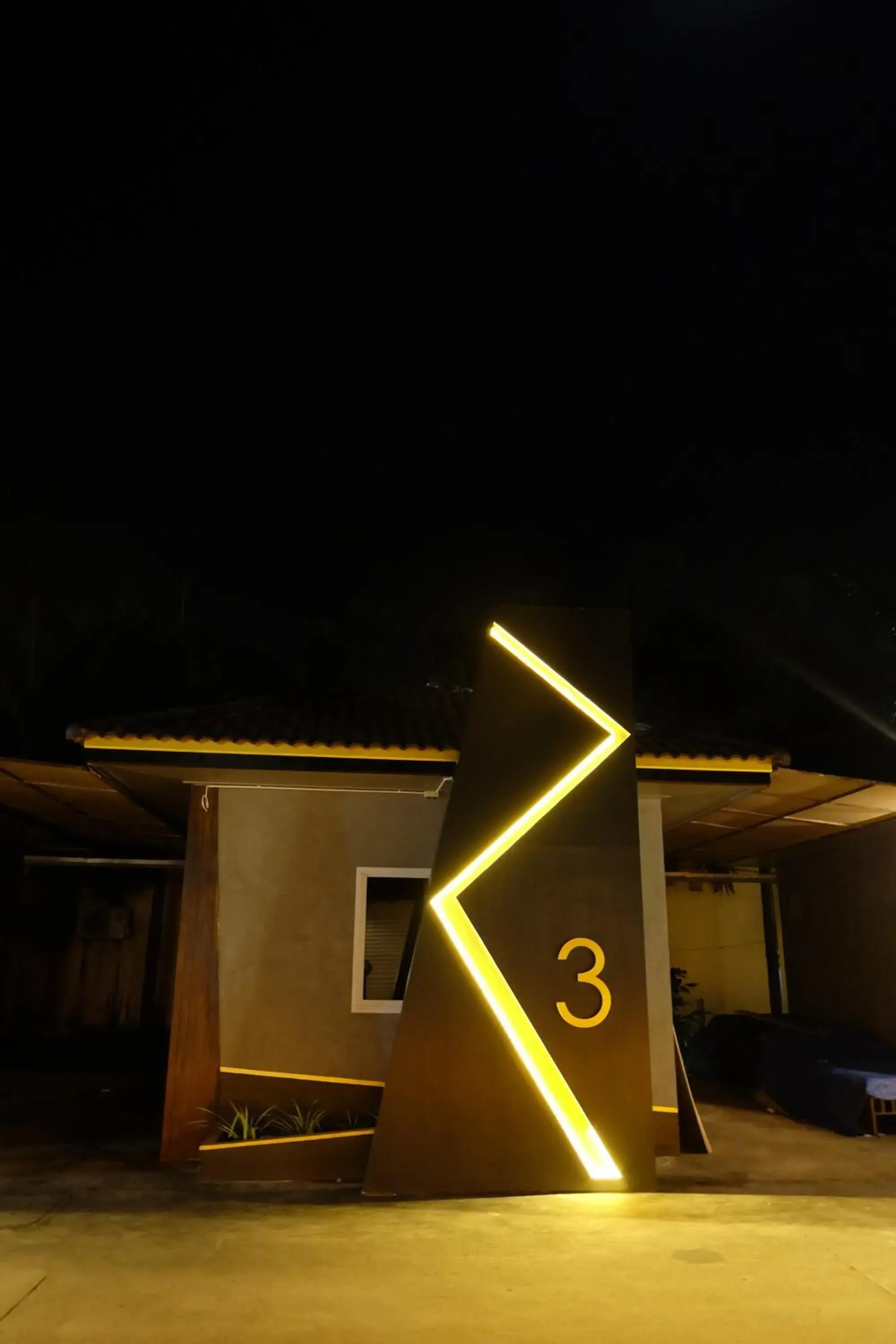 Property building in Golden House Hotel Sakaeo Property building in Golden House Hotel Sakaeo