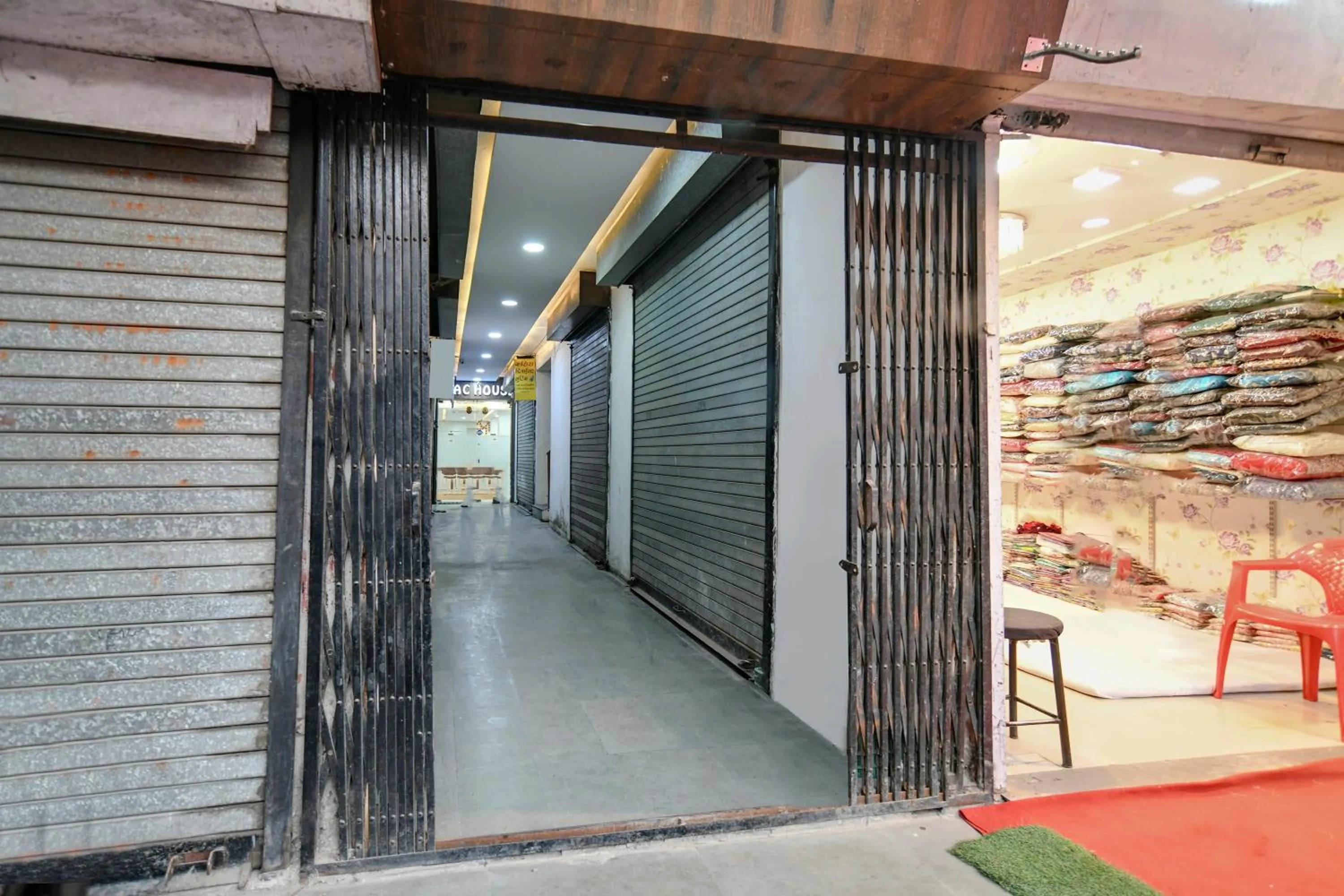 Facade/entrance in Hotel O Nitya