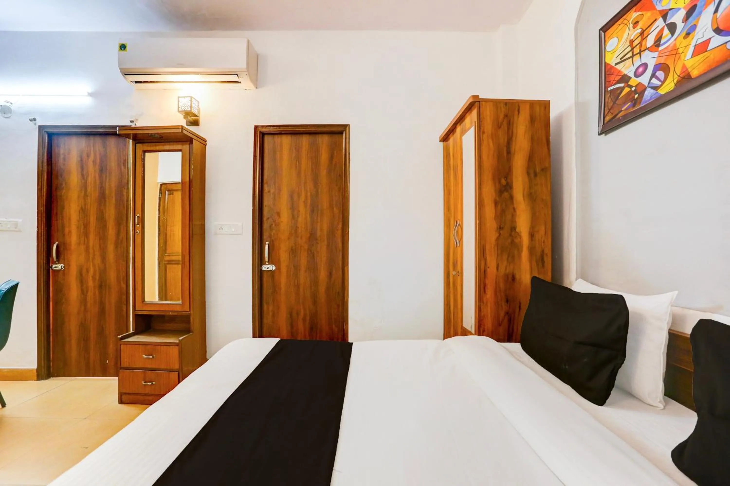 Bedroom, Bed in Hotel O KC